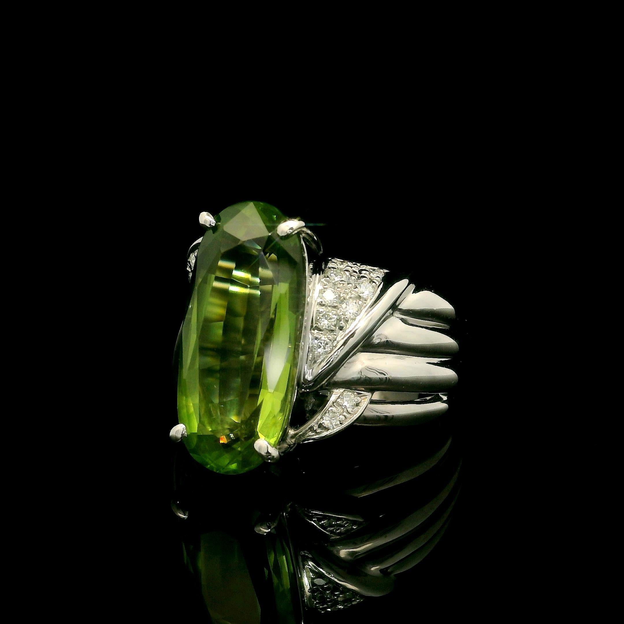 Platinum 7.61ctw Large Elongated Oval Peridot & Diamond Heavy Well Made Ring In Excellent Condition For Sale In Montclair, NJ