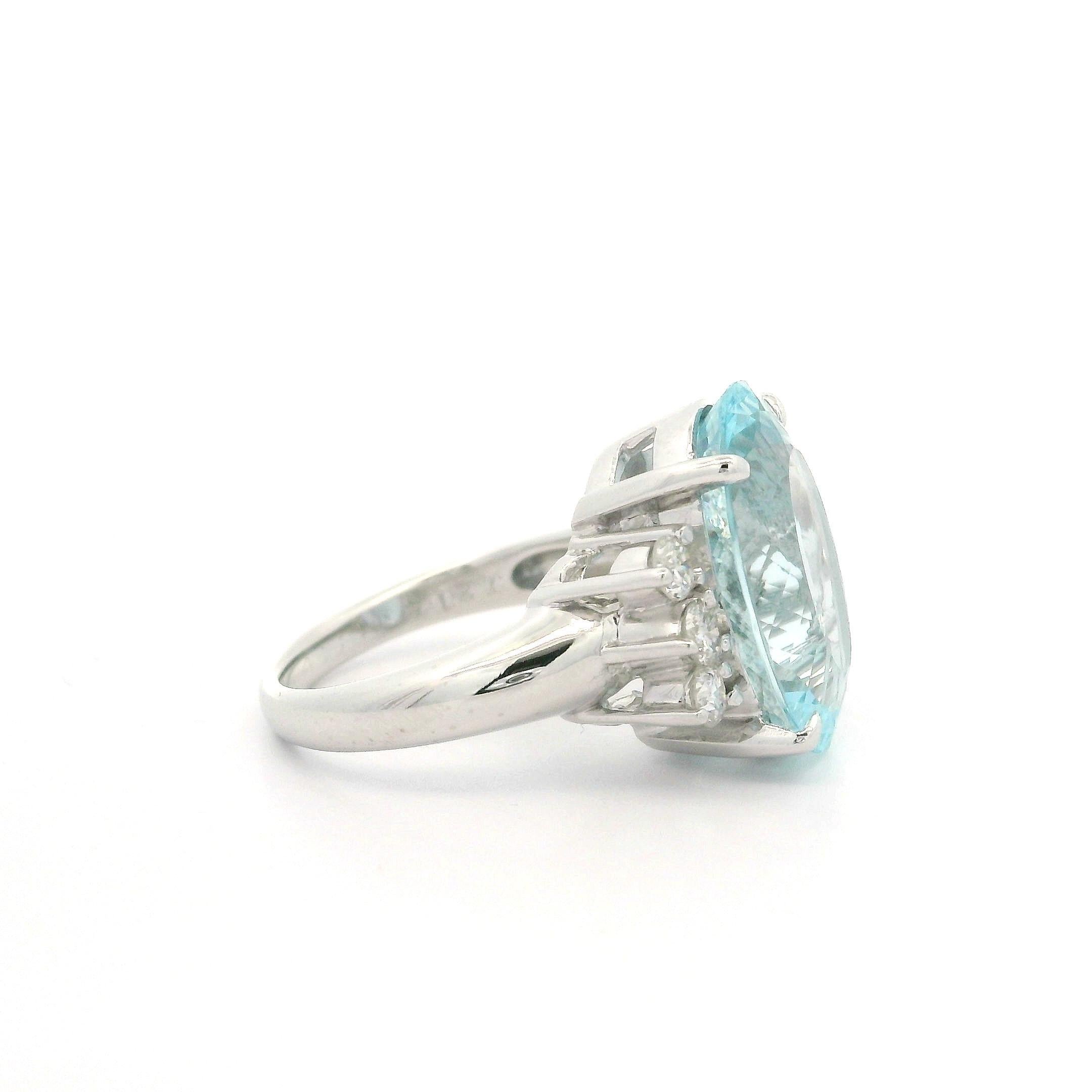 Platinum 7.65ctw Large Oval Aquamarine w/ Diamond Sides Statement Cocktail Ring For Sale 6