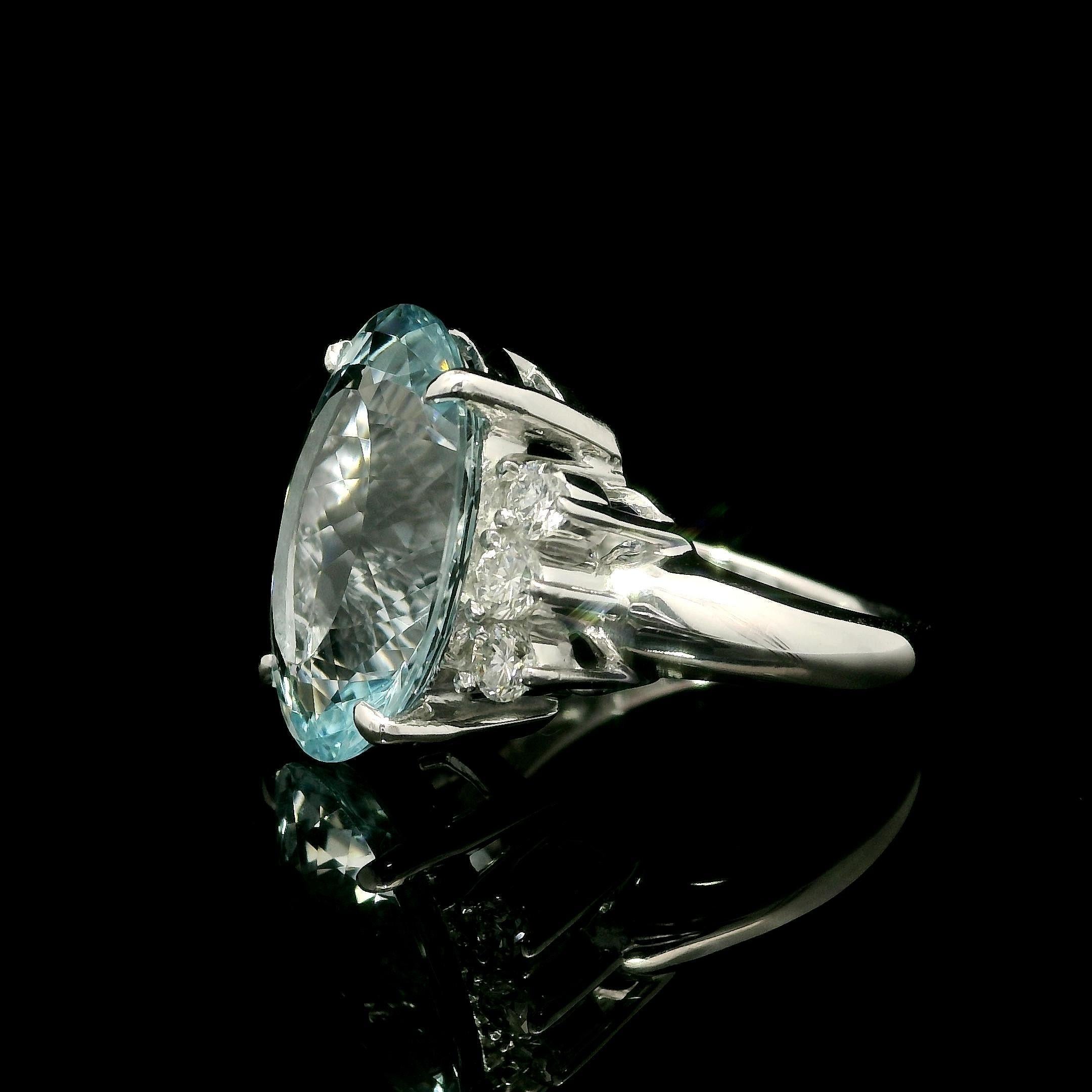 Platinum 7.65ctw Large Oval Aquamarine w/ Diamond Sides Statement Cocktail Ring In Excellent Condition For Sale In Montclair, NJ