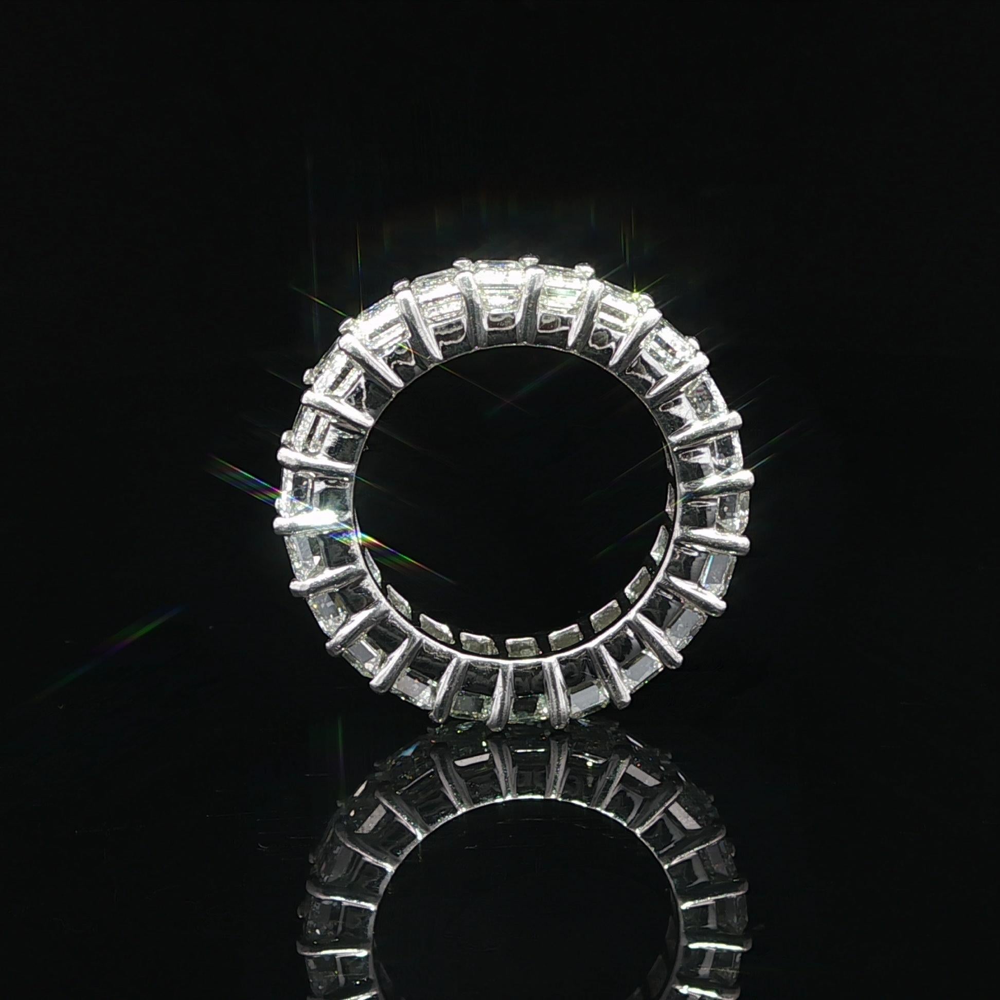 Platin 7ctw VS Smaragdschliff Diamant große Ewigkeit Band Ring Größe 6 Damen im Angebot