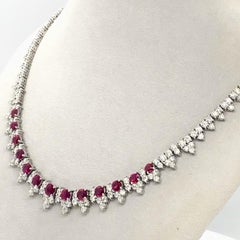 Sophia D. Collar de rubíes y diamantes de 8,32 quilates engastado en platino