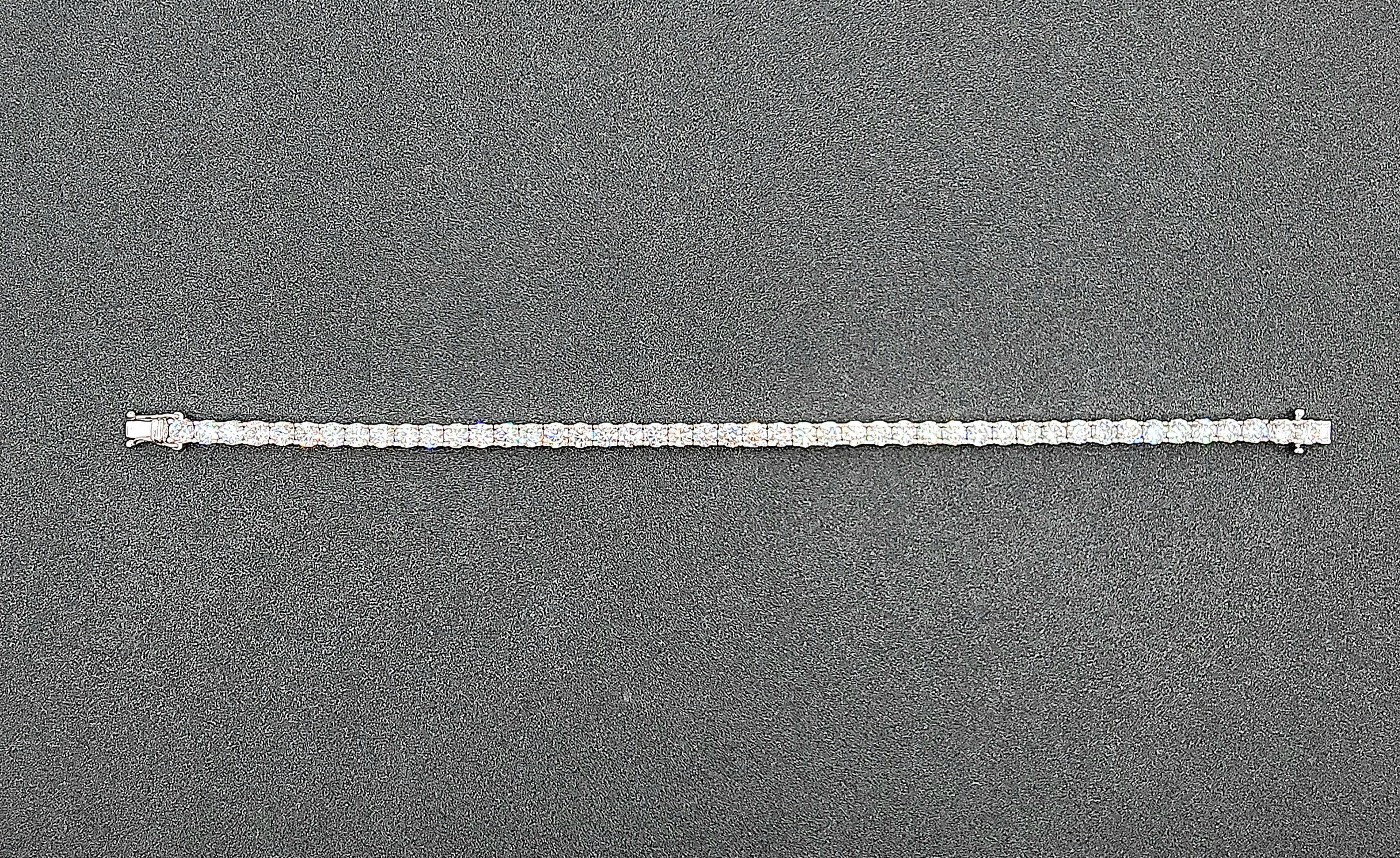 Bracciale tennis in platino con diamanti da 8.55 carati in vendita 1