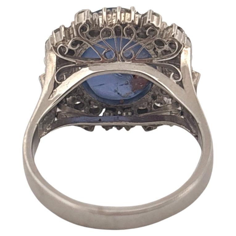 Bague en platine 9 carats saphir bleu étoilé 0,79 carat diamant rond et baguette Bon état - En vente à Sewickley, PA