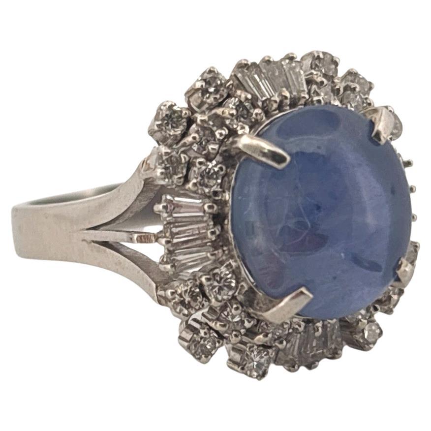 Bague en platine 9 carats saphir bleu étoilé 0,79 carat diamant rond et baguette en vente 3