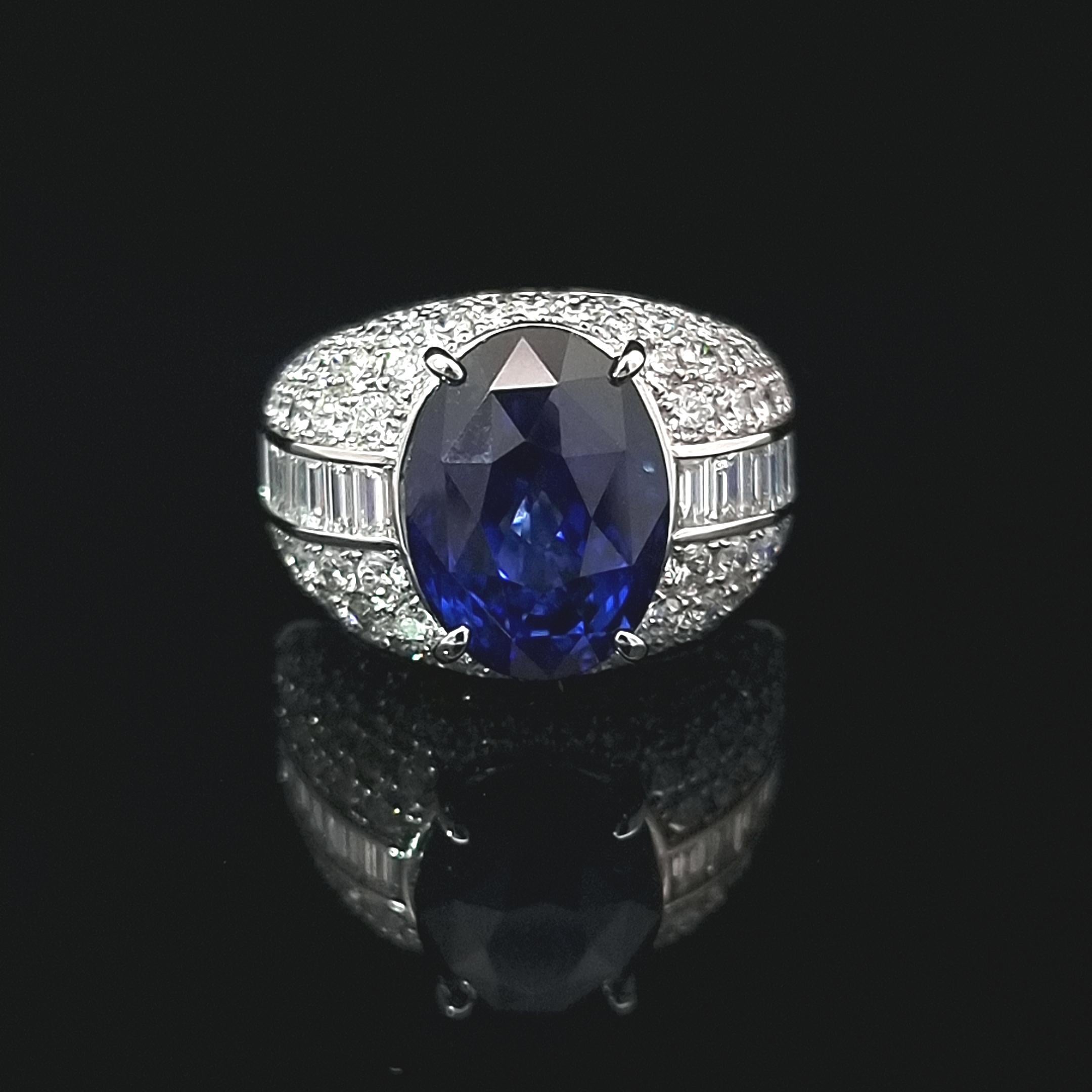 Platinum 900 Ring with Round and Baguette Diamonds and Royal Blue Sapphire For Sale 2
