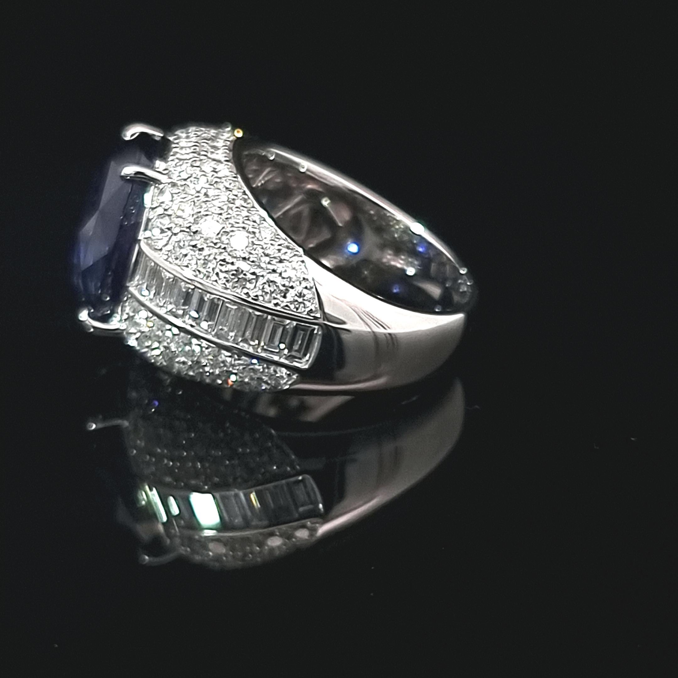 Platinum 900 Ring with Round and Baguette Diamonds and Royal Blue Sapphire For Sale 3