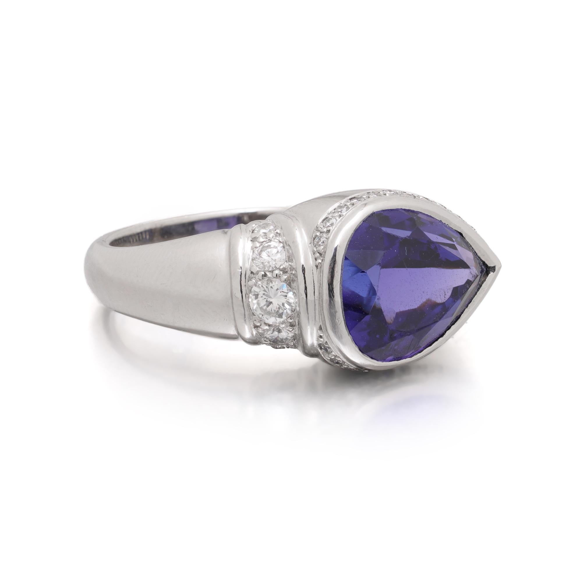 Anello in platino con tanzanite a pera e diamanti da 9,35 carati In condizioni ottime in vendita a Braintree, GB