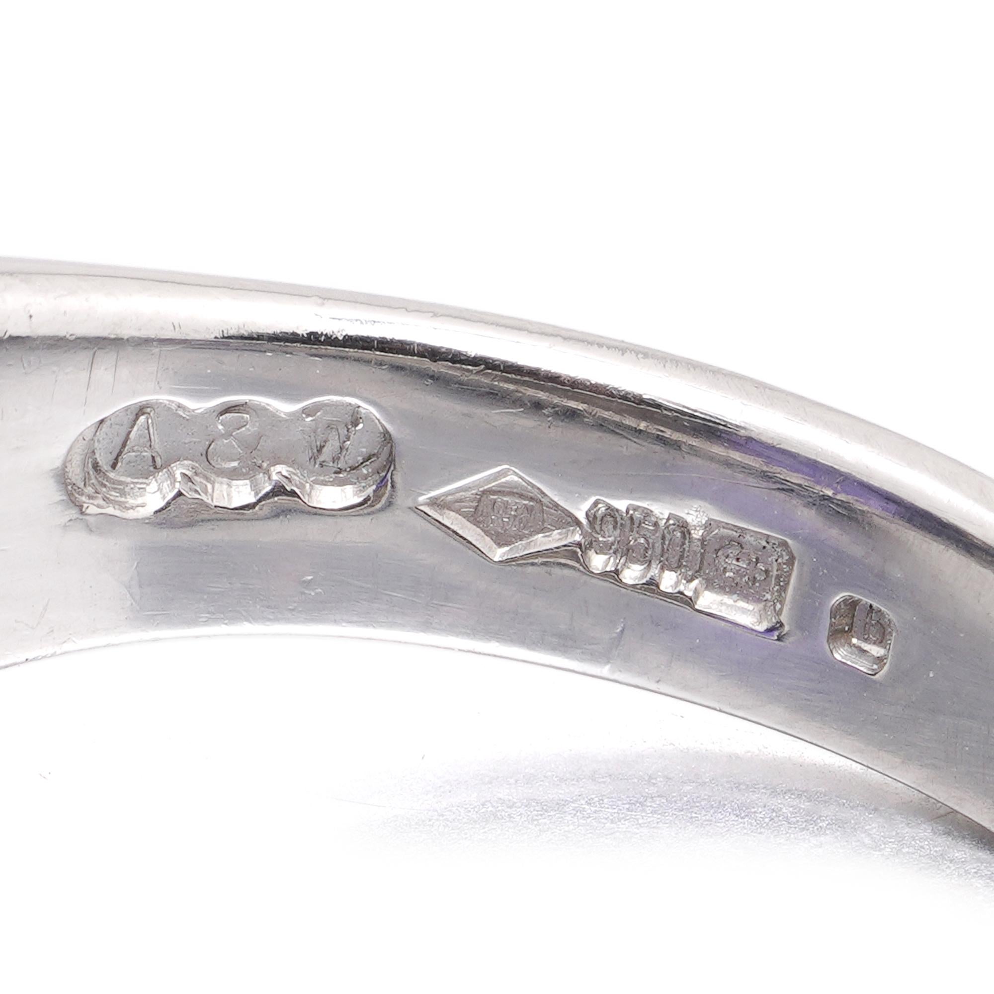 Anello in platino con tanzanite a pera e diamanti da 9,35 carati in vendita 1