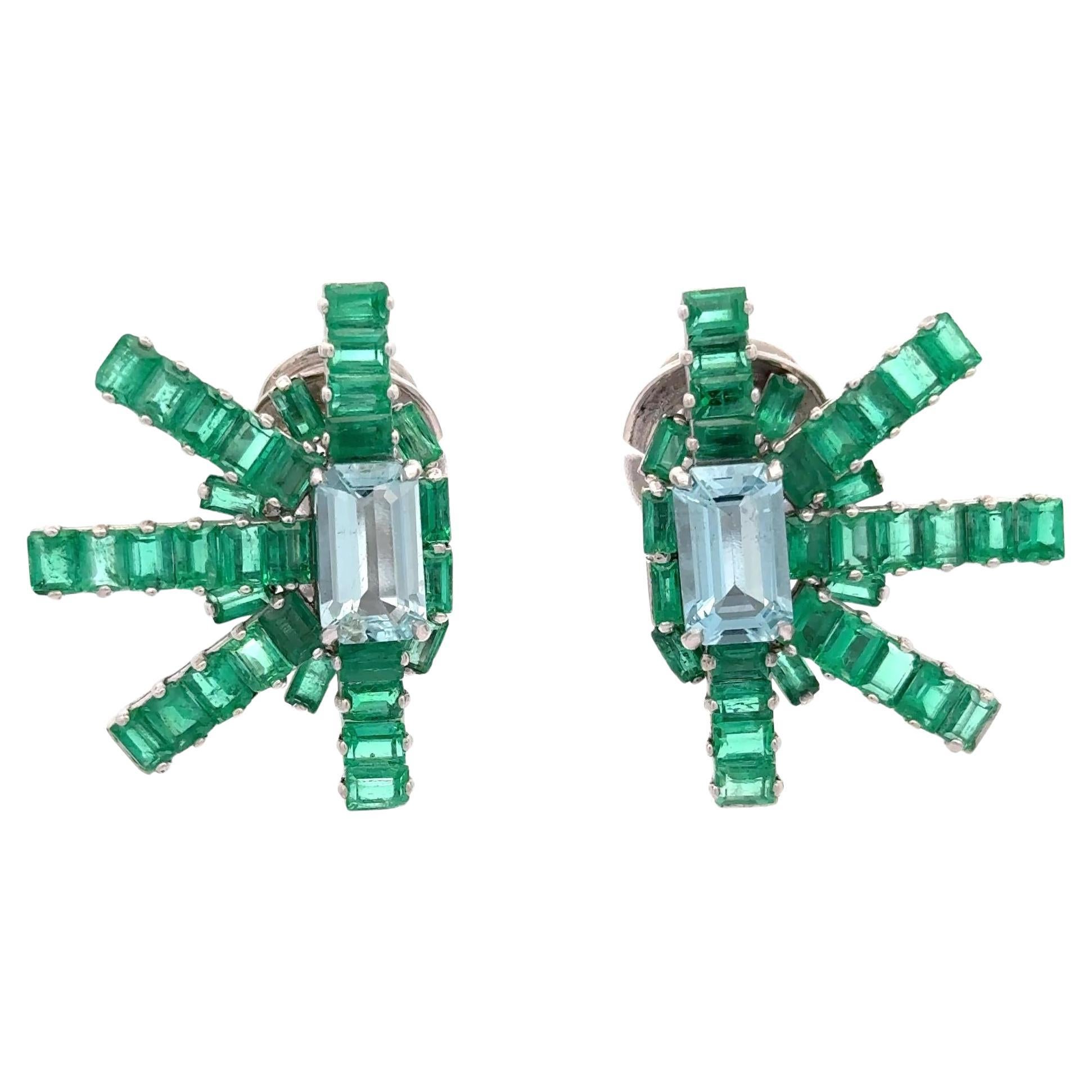 Boucles d'oreilles clips en platine avec flocon de neige et émeraude de 9,3 carats et aigue-marine de 4,0 carats en vente