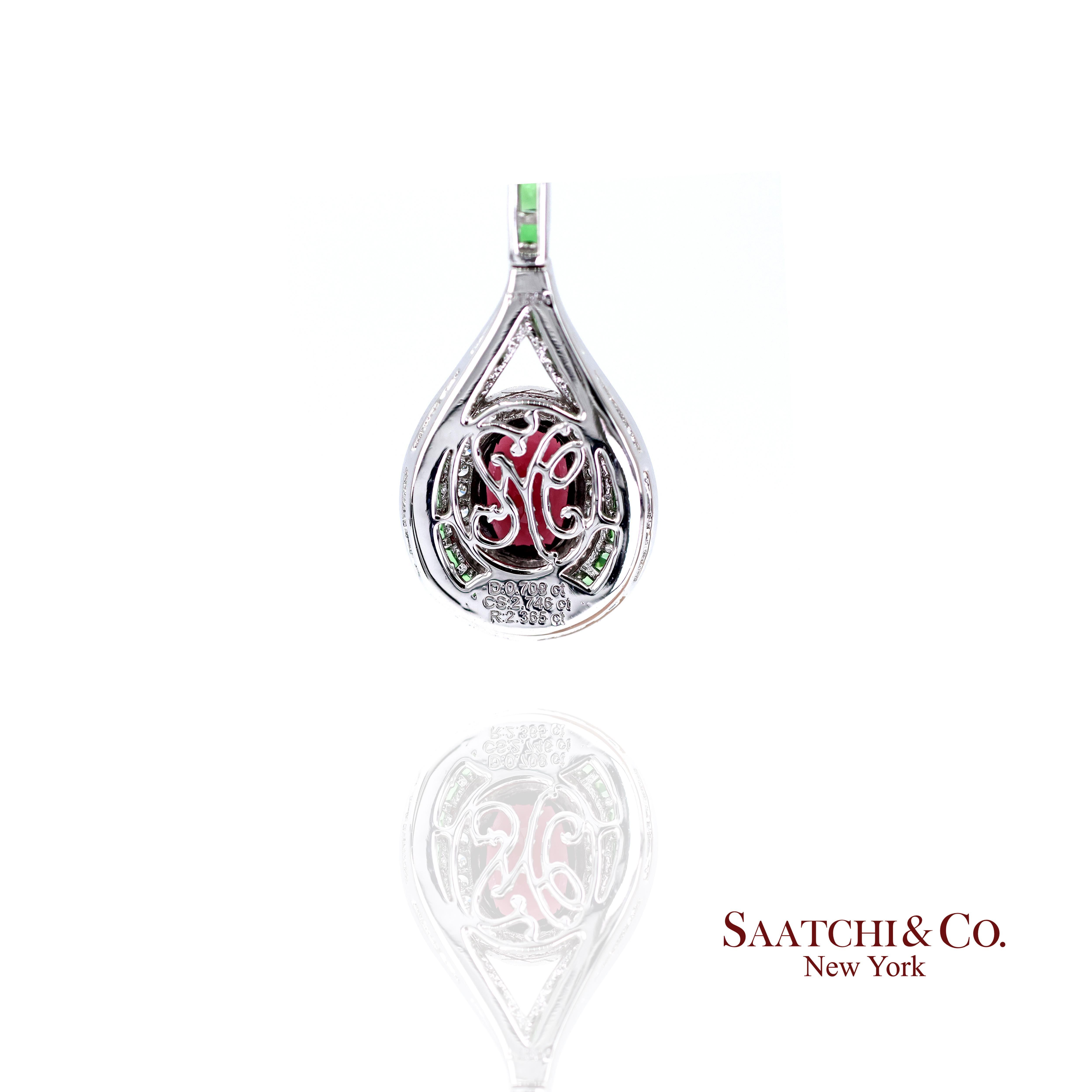Boucle d'oreille pendante en platine 950, rubis naturel, émeraude et diamant en vente 1