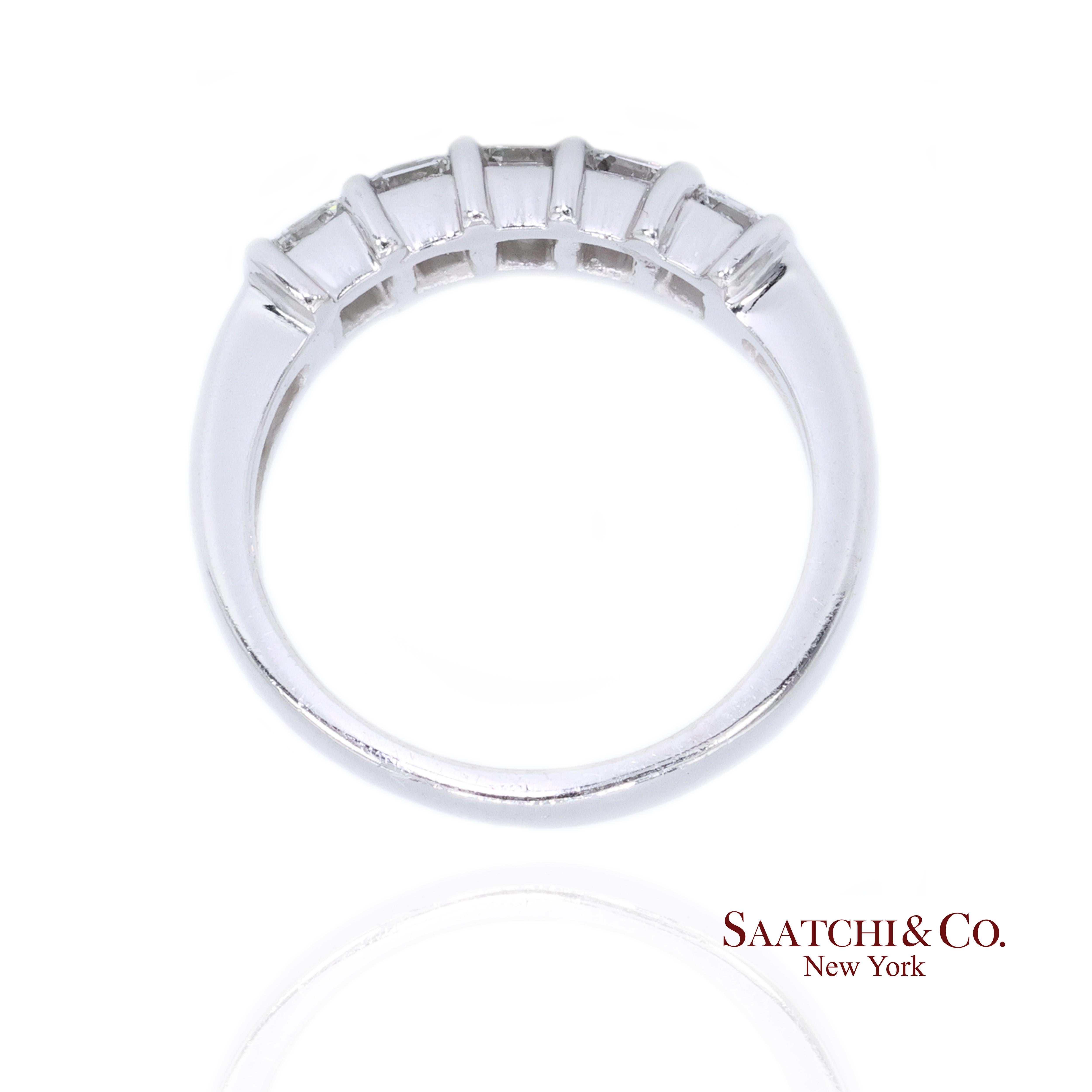 Bague en platine 950 avec diamant baguette naturel Neuf - En vente à New York, NY