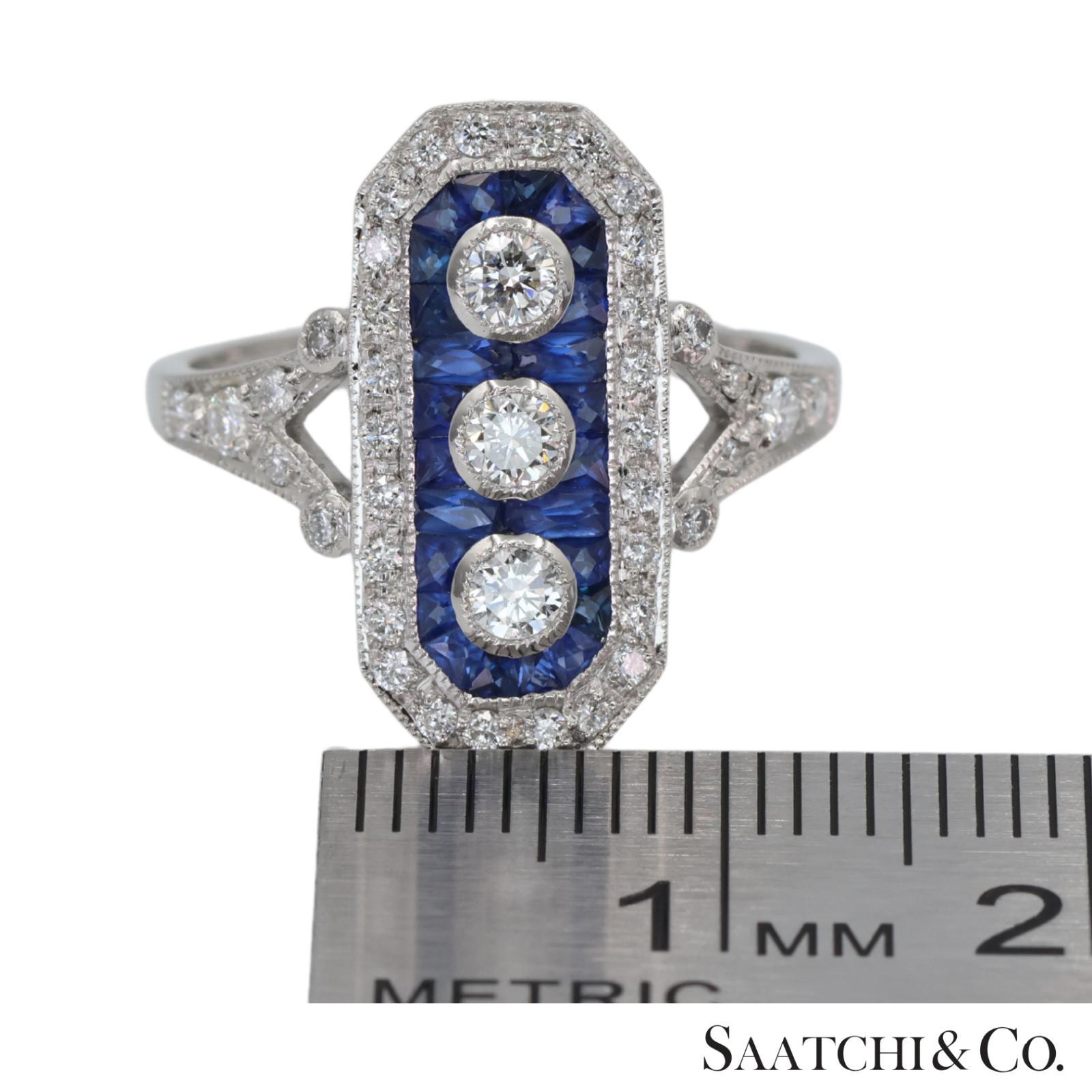 Platinum 950 Natural Diamond and Natural Sapphire Elegant Ring in vendita 4