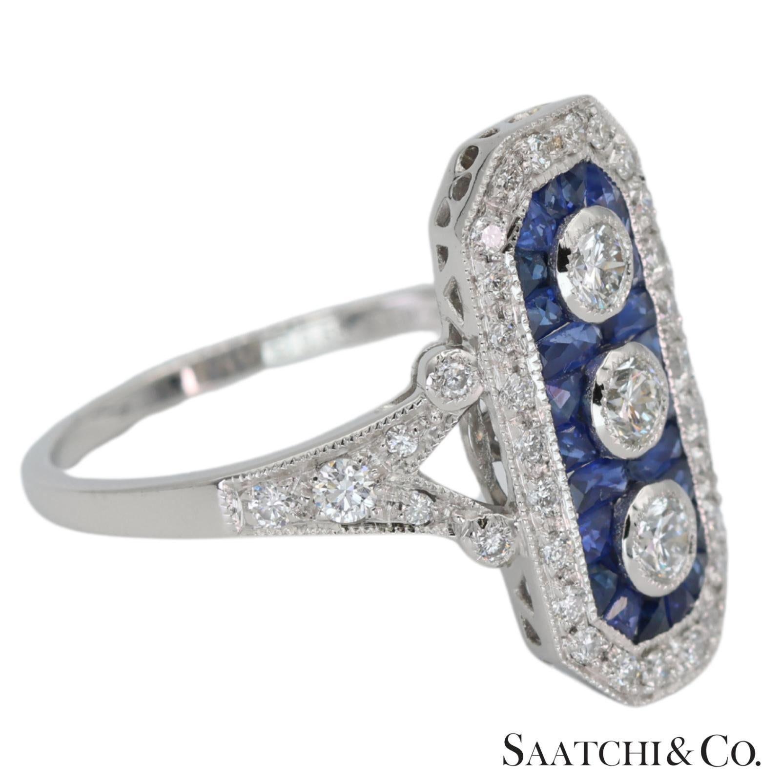 Art Déco Platinum 950 Natural Diamond and Natural Sapphire Elegant Ring in vendita