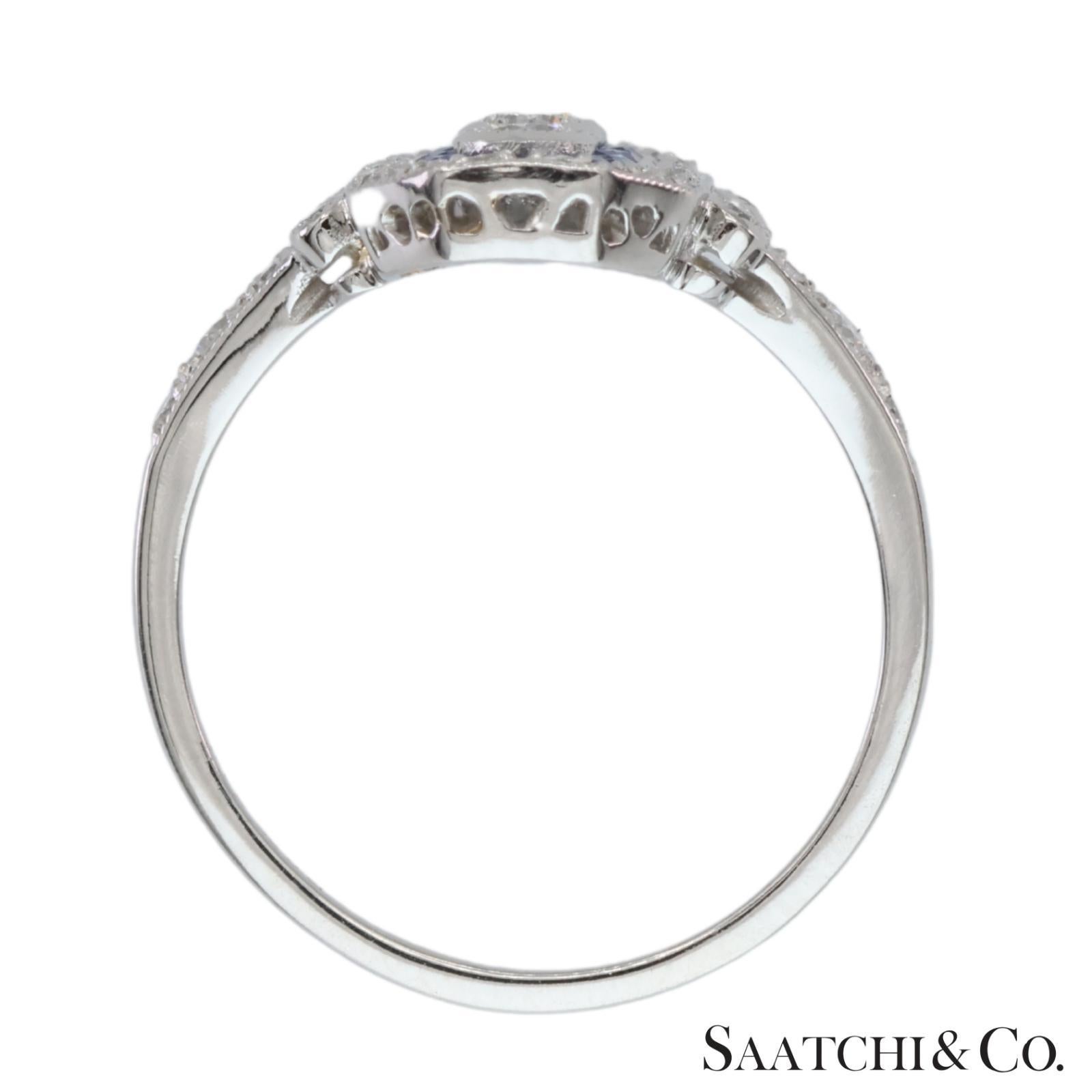 da uomo o donna Platinum 950 Natural Diamond and Natural Sapphire Elegant Ring in vendita