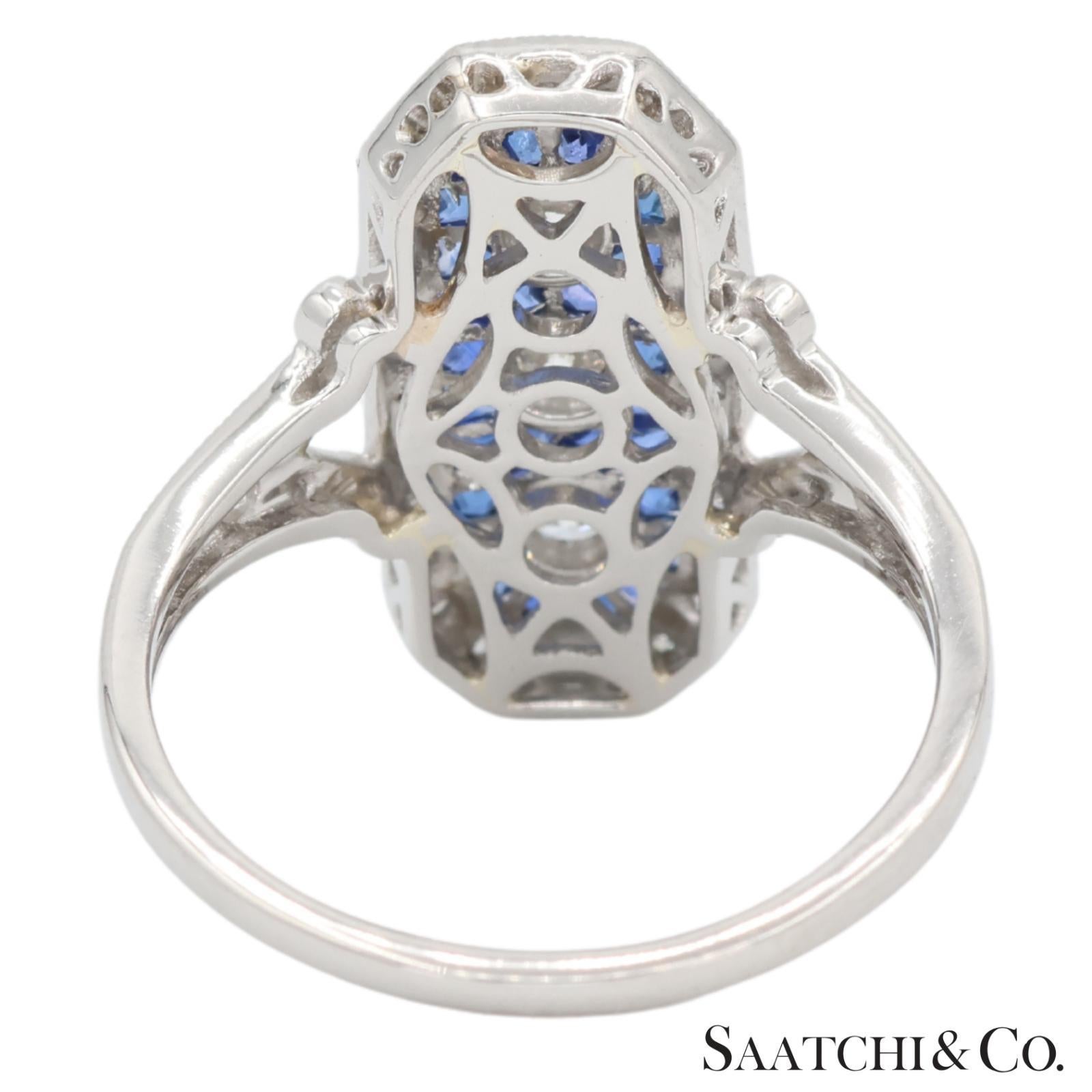 Platinum 950 Natural Diamond and Natural Sapphire Elegant Ring in vendita 3