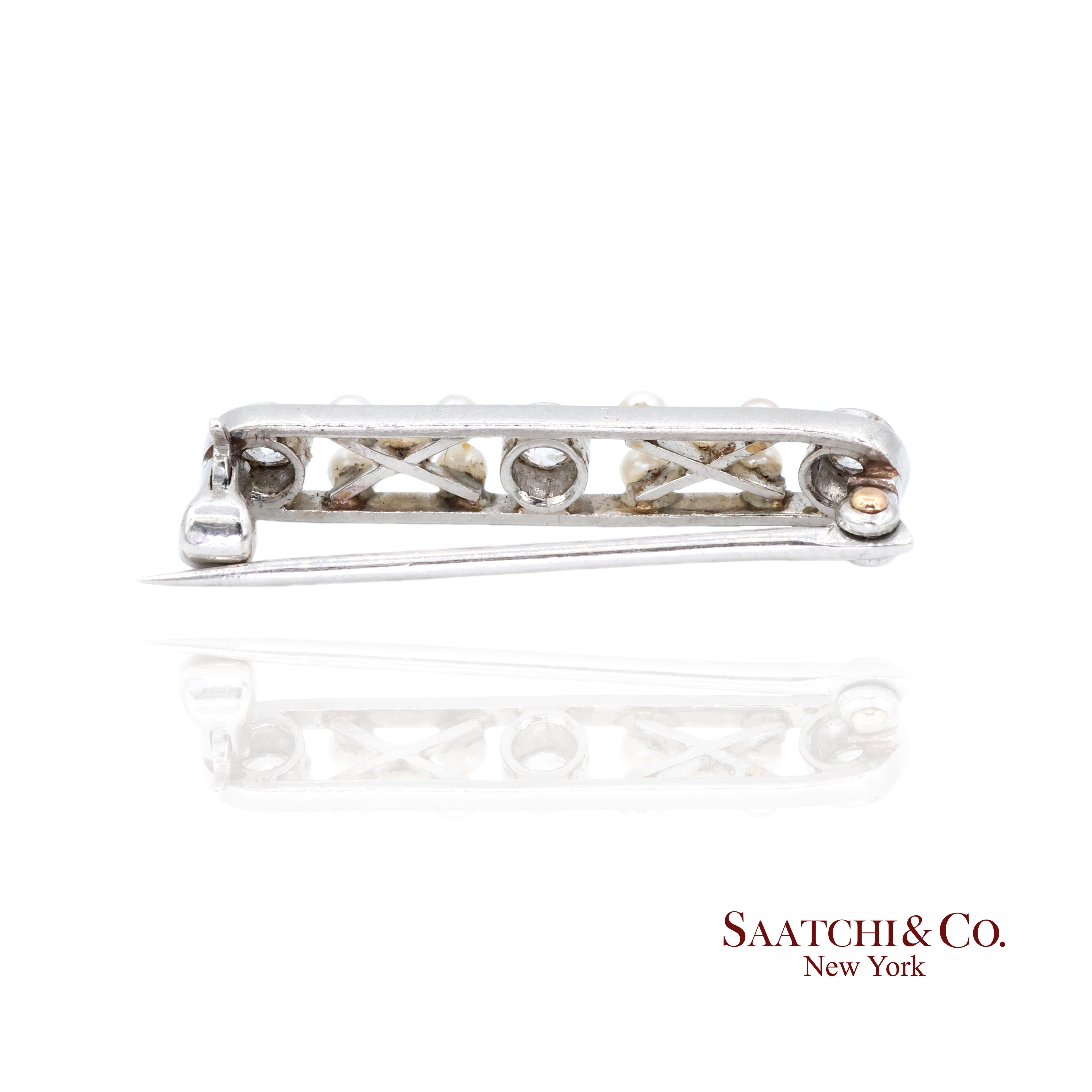 Broche / épingle en platine 950 perles rondes naturelles et diamants naturels Excellent état - En vente à New York, NY