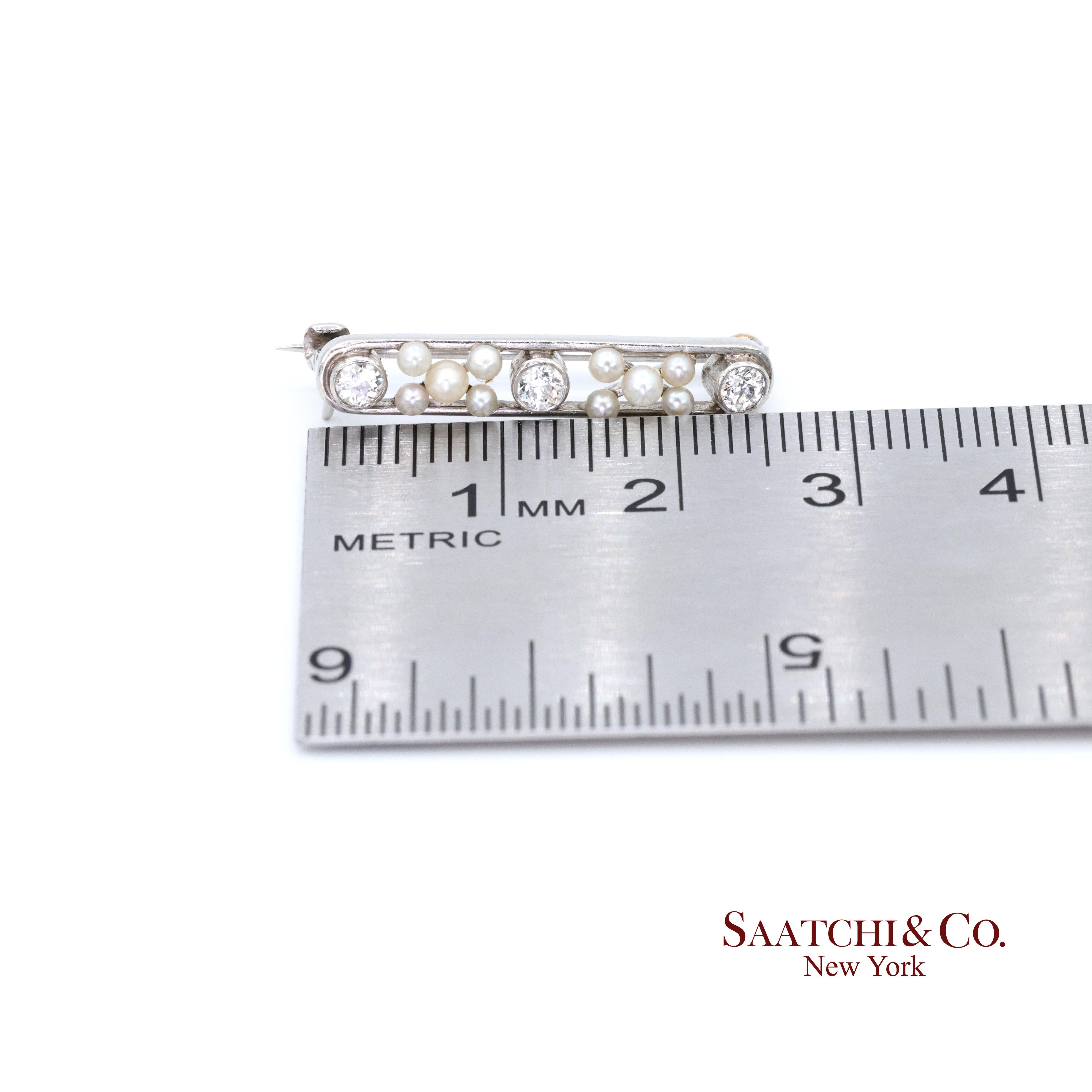 Broche / épingle en platine 950 perles rondes naturelles et diamants naturels en vente 1