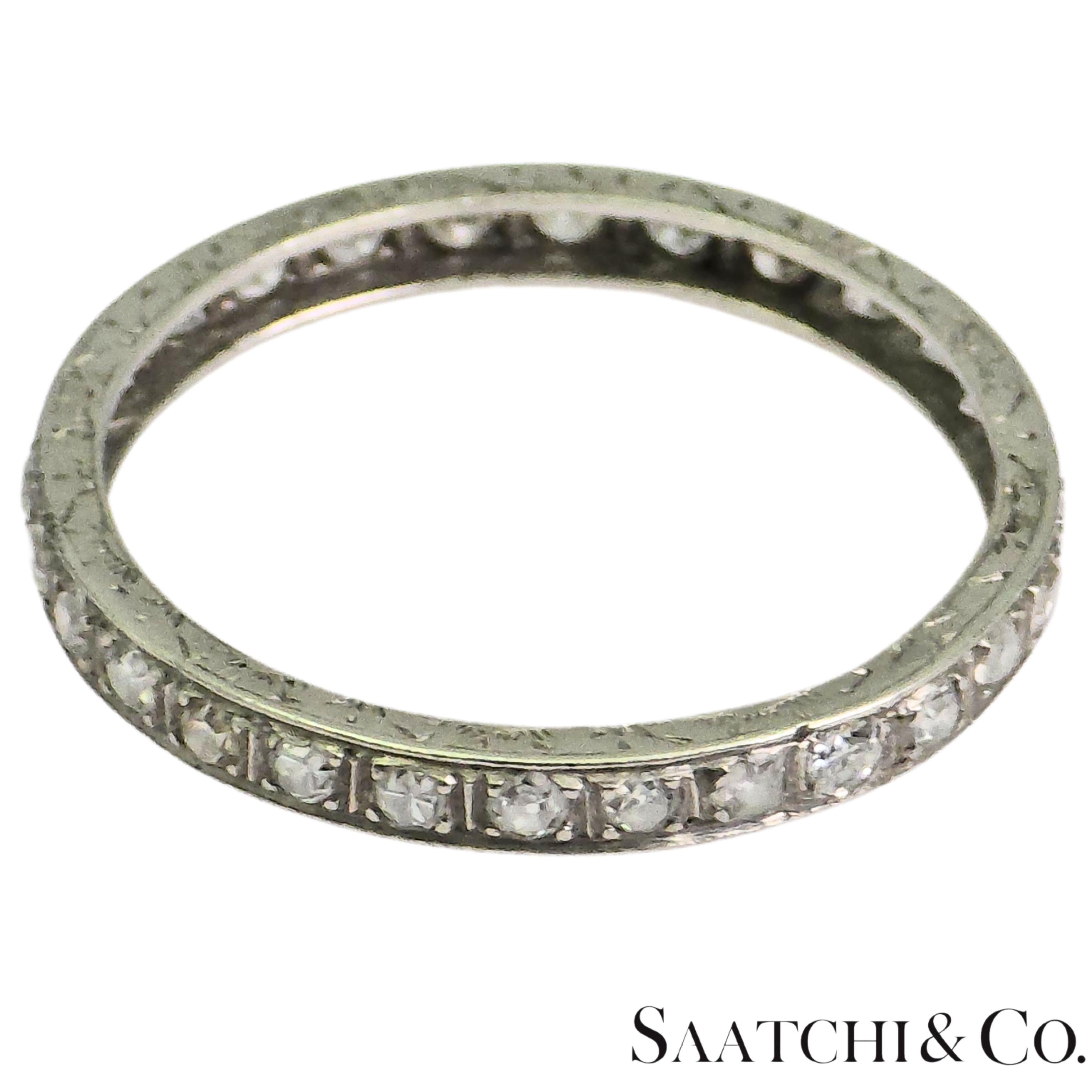 Taglio singolo Platino 950 Banda d'epoca incisa a mano con diamante naturale a taglio singolo misura 6,5 in vendita