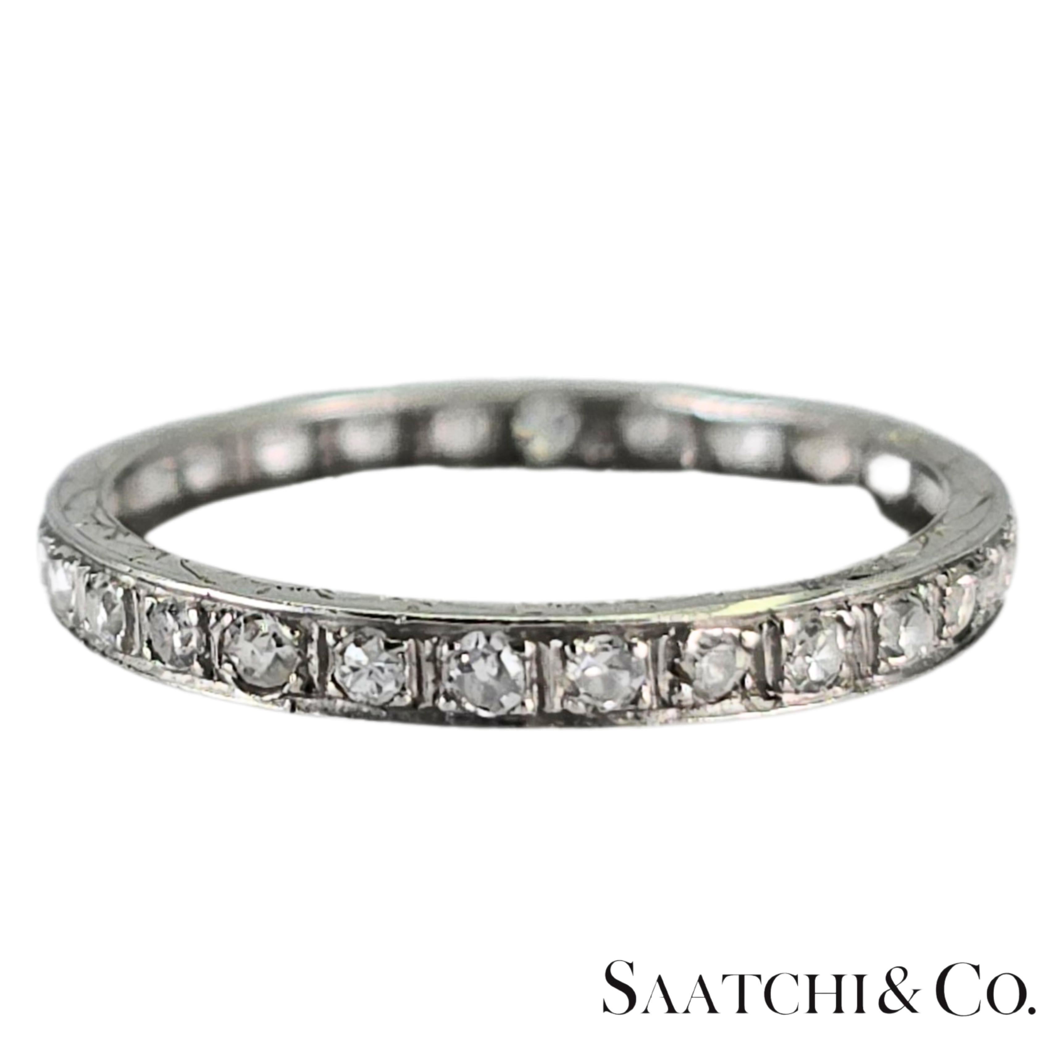 Platino 950 Banda d'epoca incisa a mano con diamante naturale a taglio singolo misura 6,5 In condizioni ottime in vendita a New York, NY