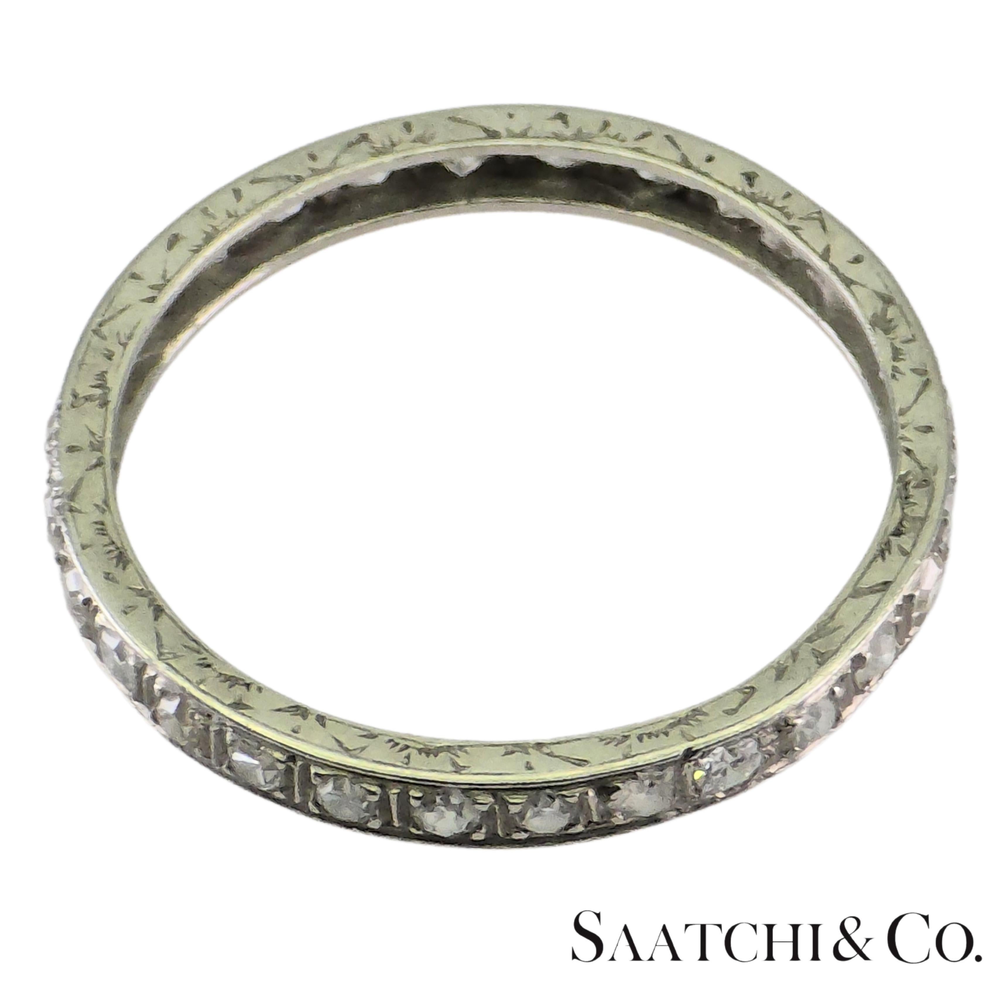 Platino 950 Banda d'epoca incisa a mano con diamante naturale a taglio singolo misura 6,5 in vendita 2