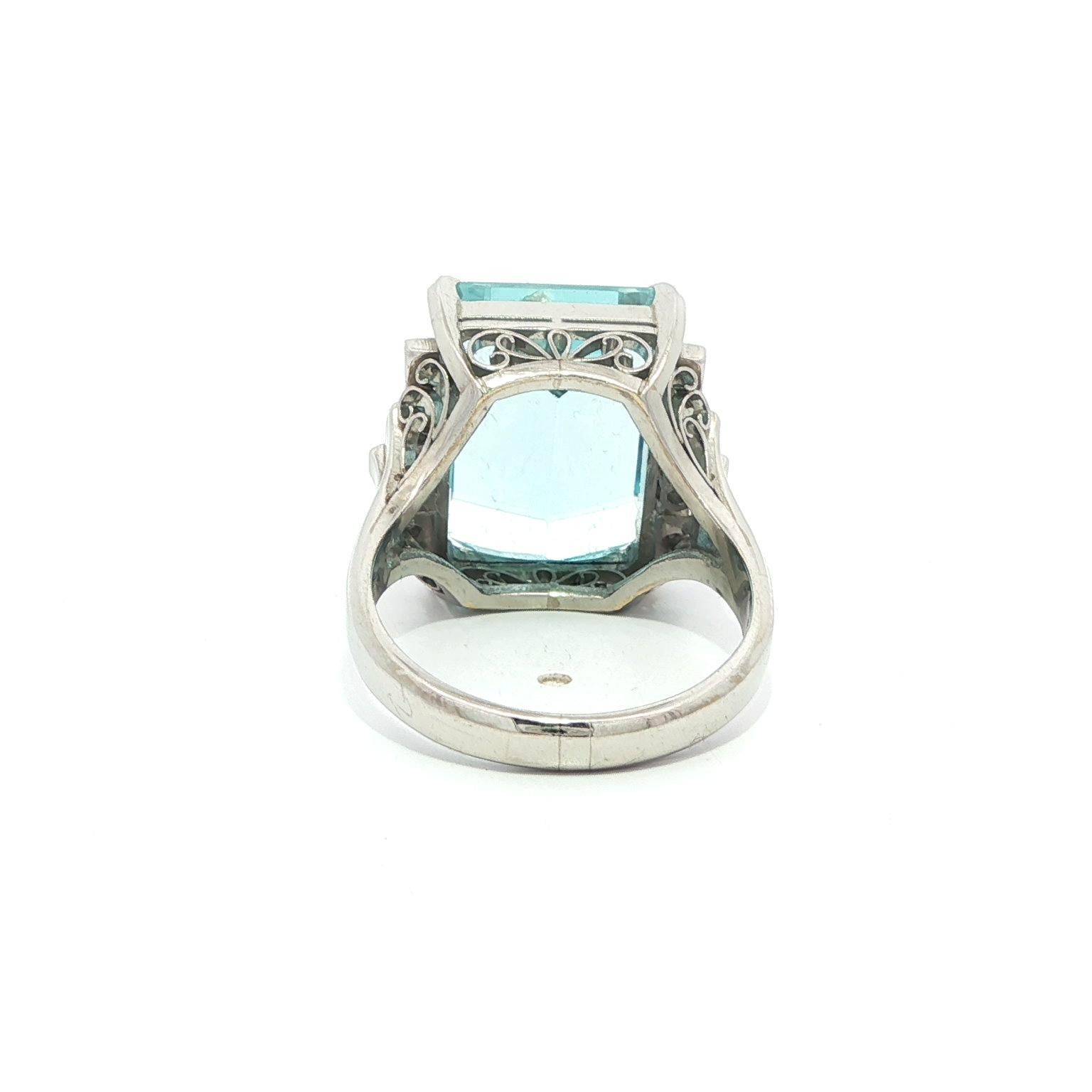 Platin 9,54ct Rechteckig Step Cut Aquamarin & Diamant Seiten massiv Ring im Angebot 5