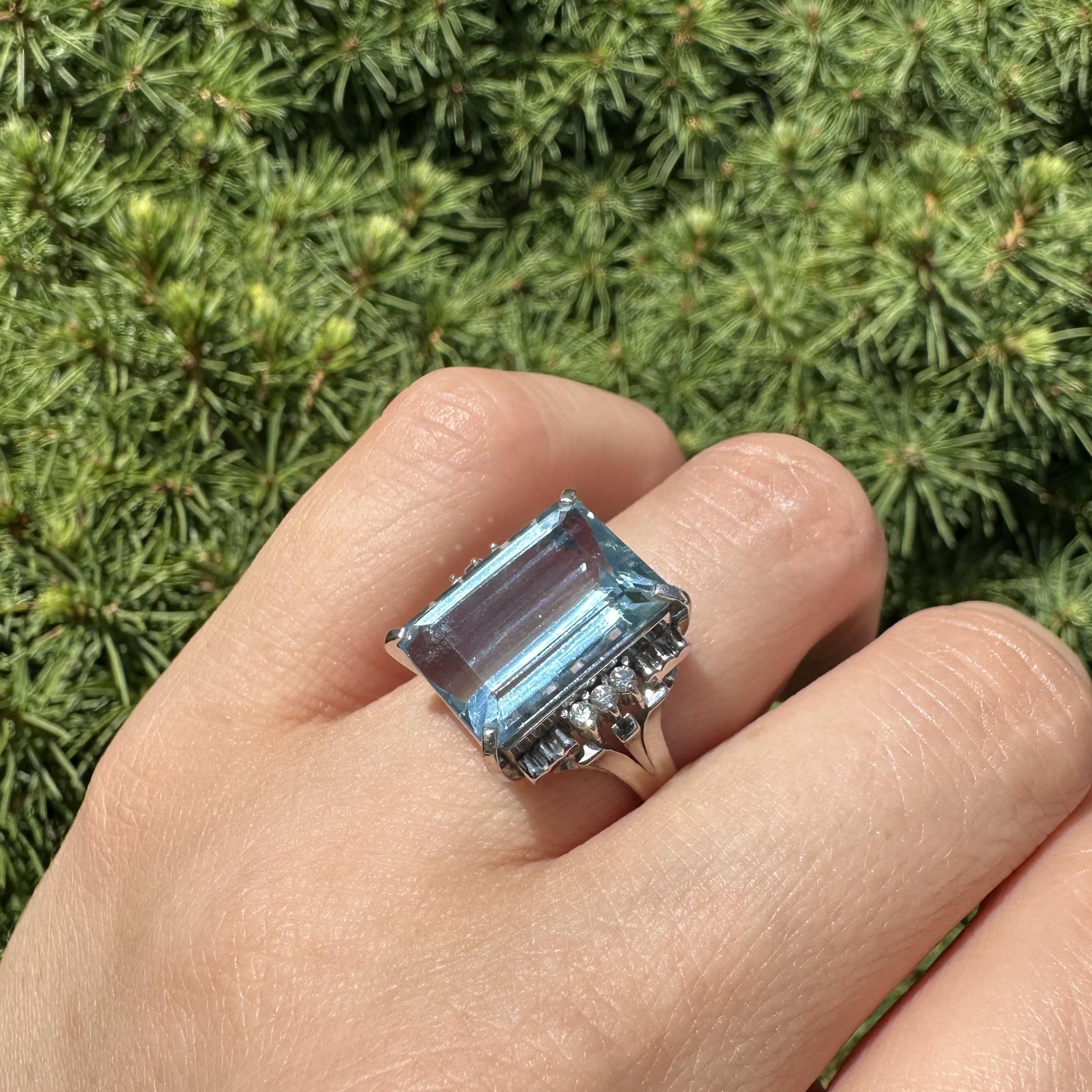 Platin 9,54ct Rechteckig Step Cut Aquamarin & Diamant Seiten massiv Ring im Angebot 7