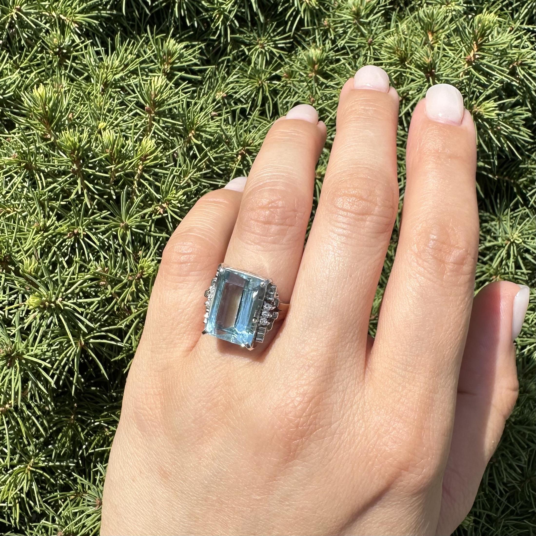 Platin 9,54ct Rechteckig Step Cut Aquamarin & Diamant Seiten massiv Ring im Angebot 2