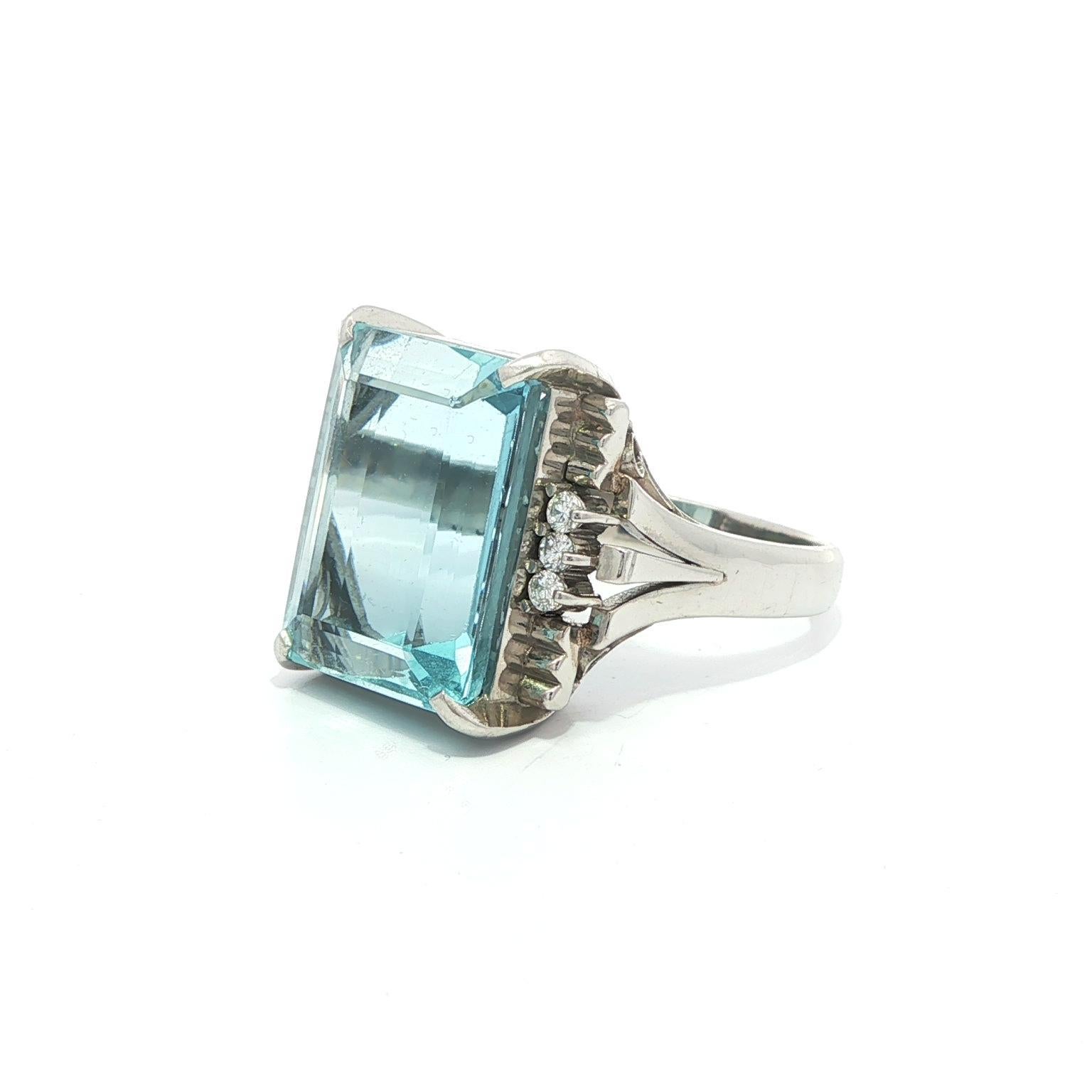 Platin 9,54ct Rechteckig Step Cut Aquamarin & Diamant Seiten massiv Ring im Angebot 3
