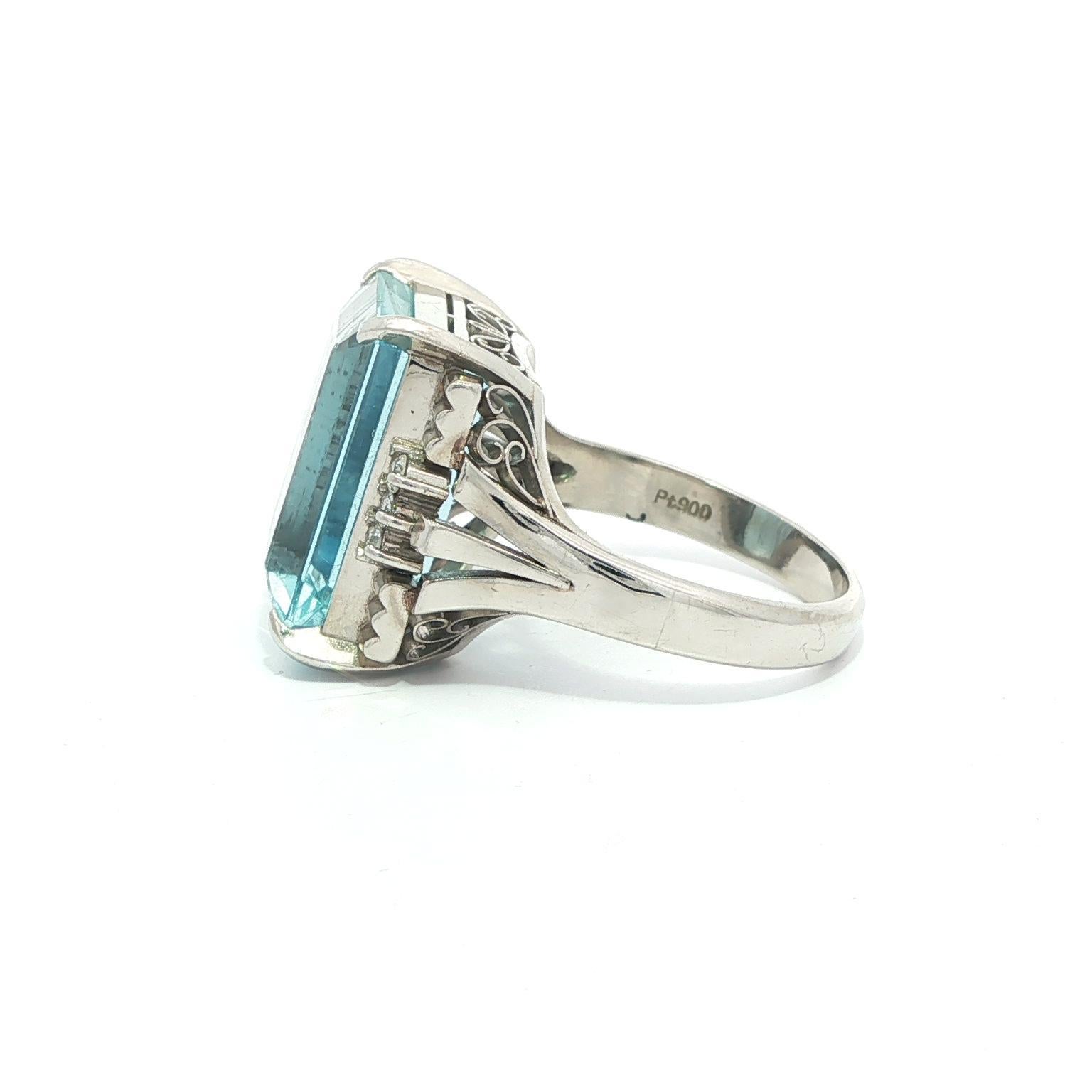 Platin 9,54ct Rechteckig Step Cut Aquamarin & Diamant Seiten massiv Ring im Angebot 4