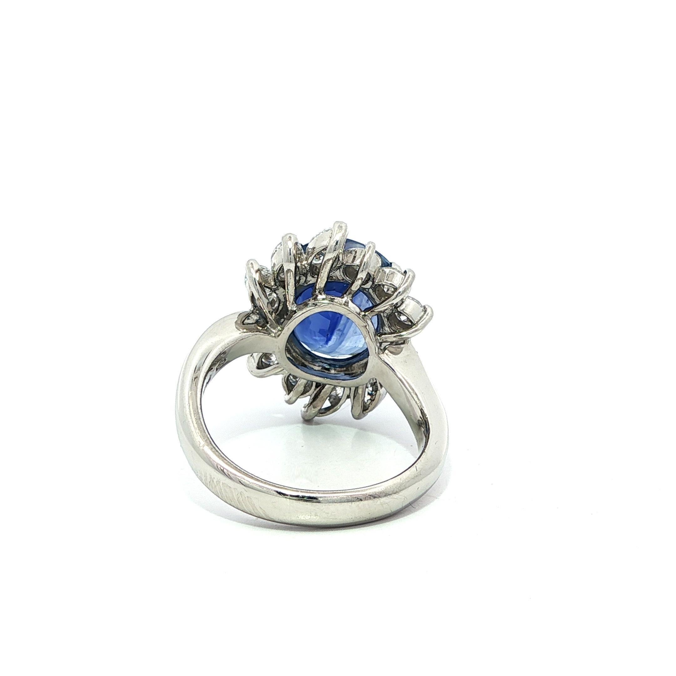 --Stein(e):--
(1) Natürlicher echter Saphir - Ovalschliff - Zackenfassung - samtig blaue Farbe - natürliche Seide - 5,60ct (genau)
** Vollständige Informationen siehe unten unter 
