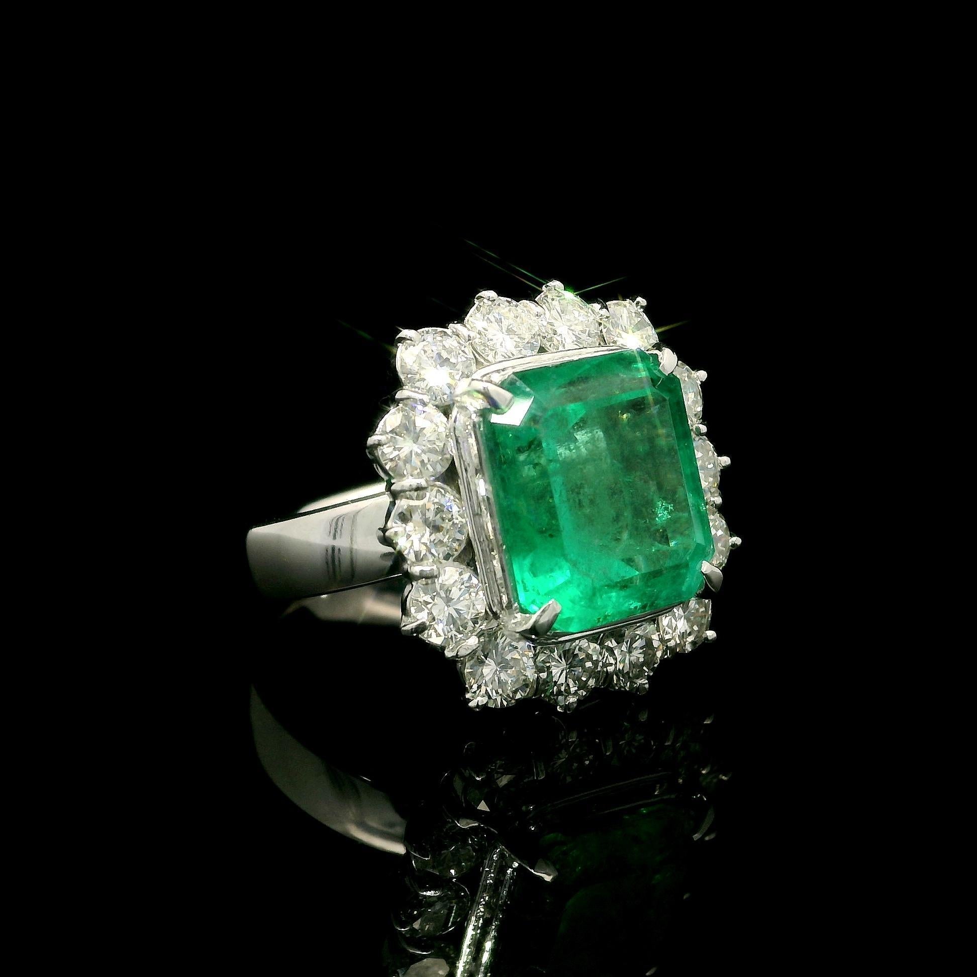 Platinum AGL 7.59ctw Colombian Emerald w/ Large Diamond Halo Substantial Ring For Sale 8