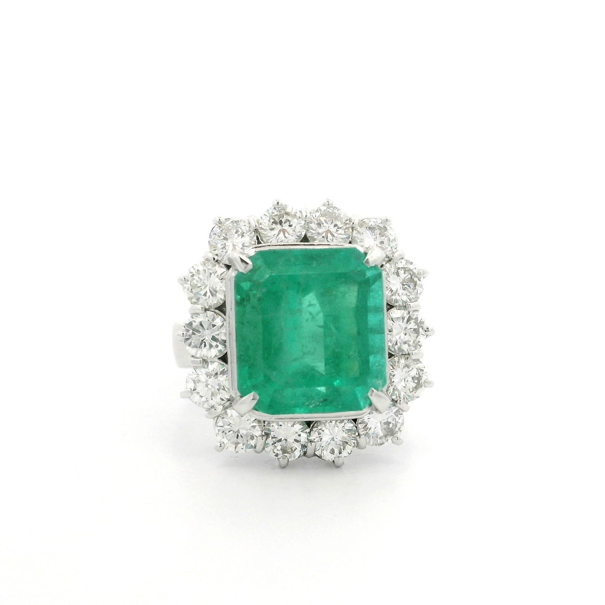 Platinum AGL 7.59ctw Colombian Emerald w/ Large Diamond Halo Substantial Ring For Sale 10