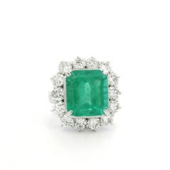 Anillo Sustancial de Platino AGL 7,59ctw Esmeralda Colombiana c/ Halo de Diamantes Grande