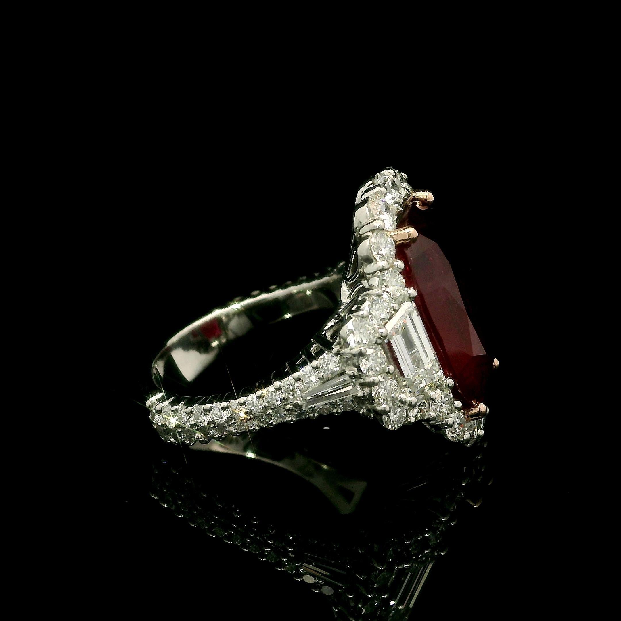 Platin AGL zertifiziert 12,25ctw Oval Roter Rubin mit Diamant Substantial Großer Ring (Brillantschliff) im Angebot