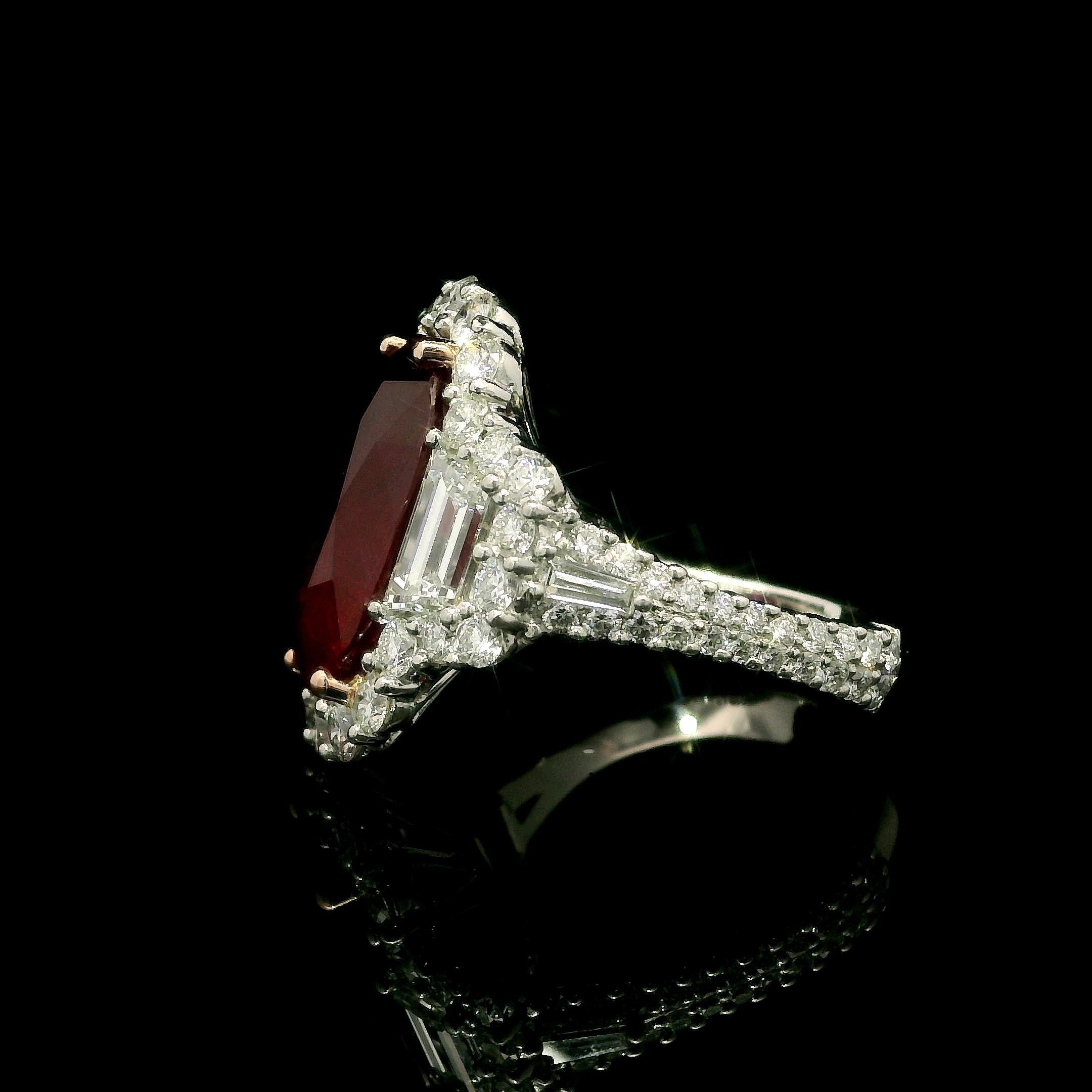 Platin AGL zertifiziert 12,25ctw Oval Roter Rubin mit Diamant Substantial Großer Ring im Zustand „Hervorragend“ im Angebot in Montclair, NJ