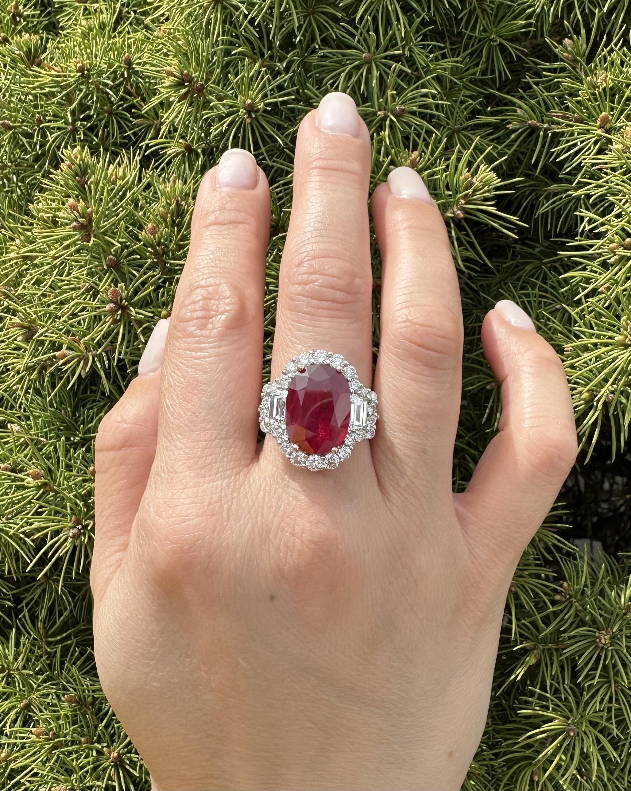 Platin AGL zertifiziert 12,25ctw Oval Roter Rubin mit Diamant Substantial Großer Ring Damen im Angebot
