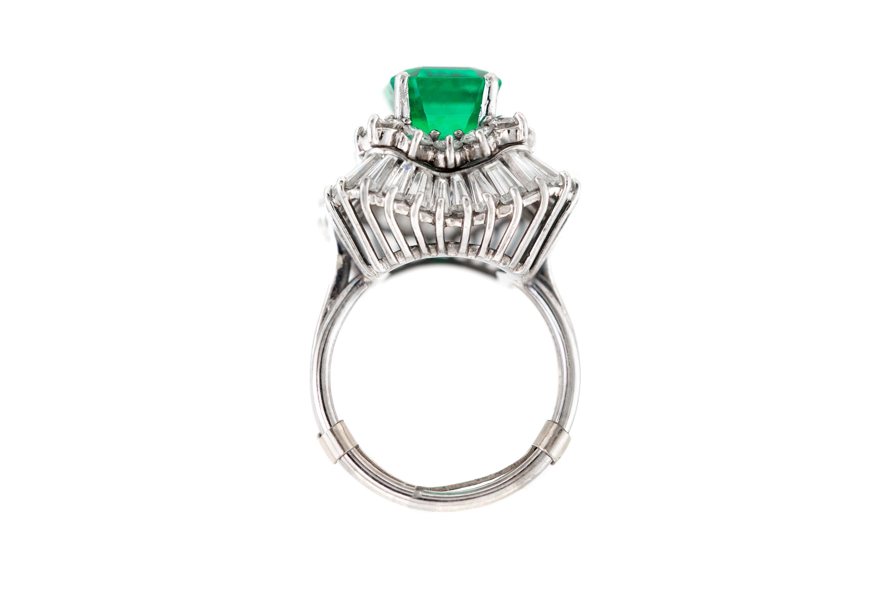 Platinum AGL Colombian Emerald With Diamonds Ring In Excellent Condition For Sale In New York, NY