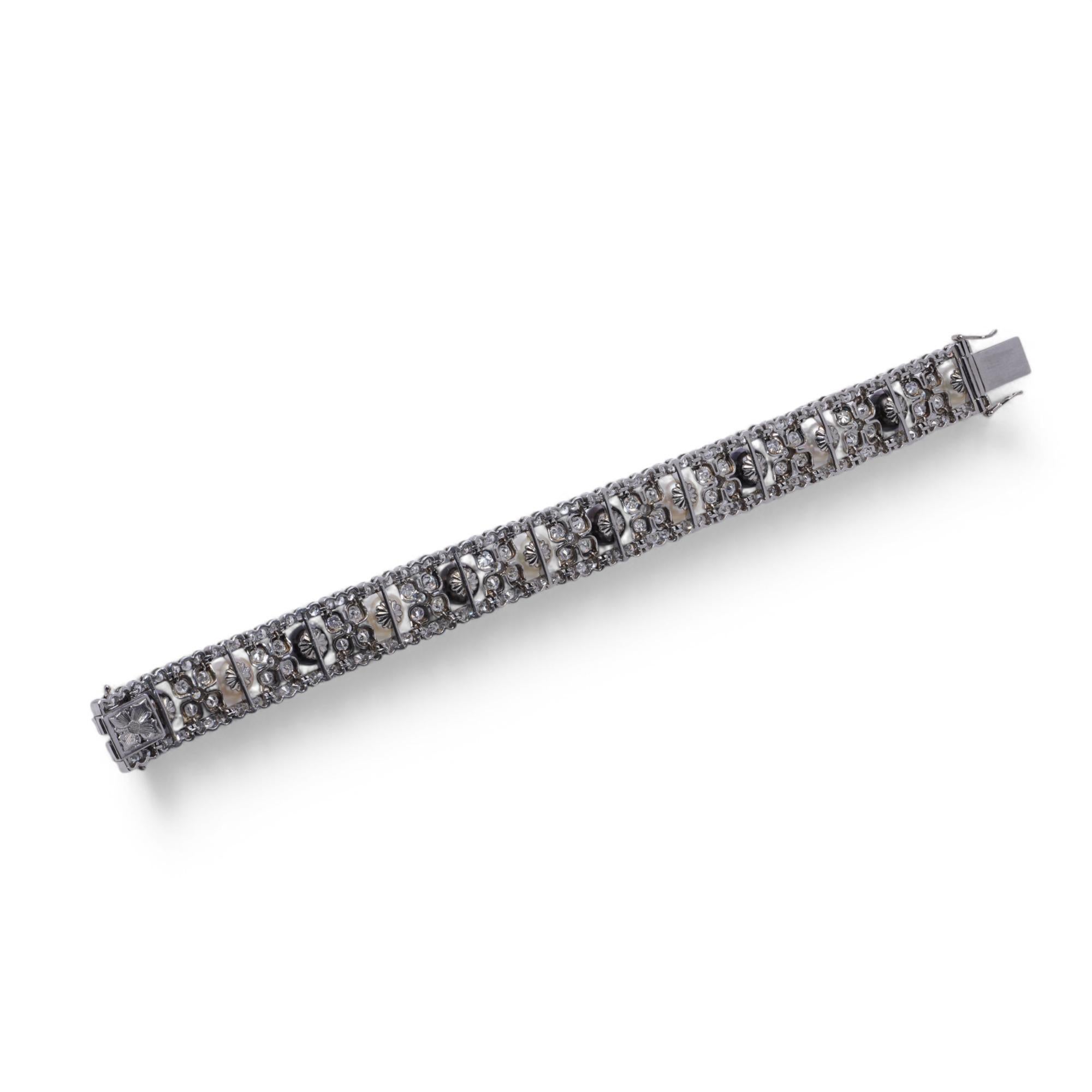 Platinum Akoya and Tahitian Pearl and Diamond Bracelet, 1970s - 180s For Sale 1