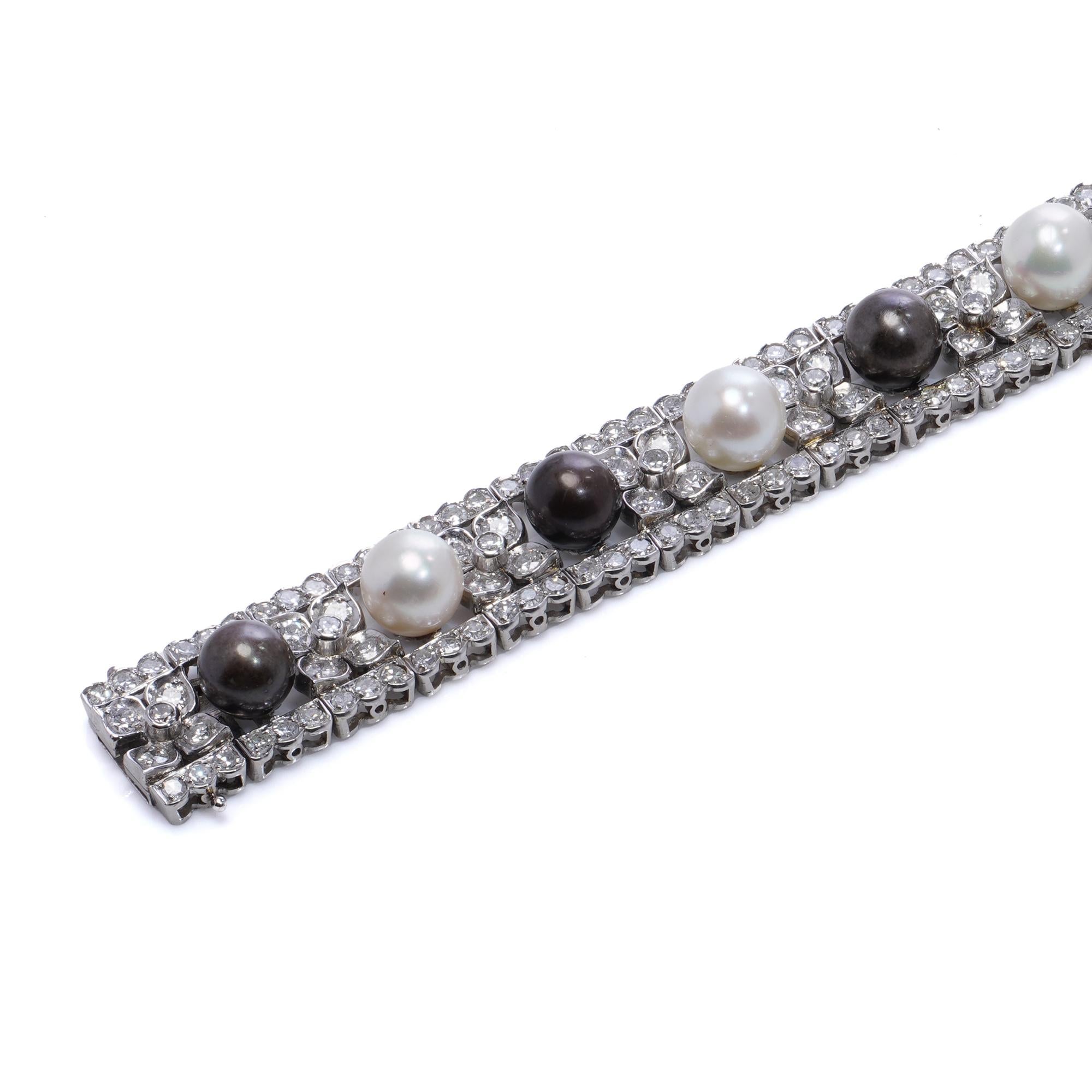 Platinum Akoya and Tahitian Pearl and Diamond Bracelet, 1970s - 180s For Sale 2