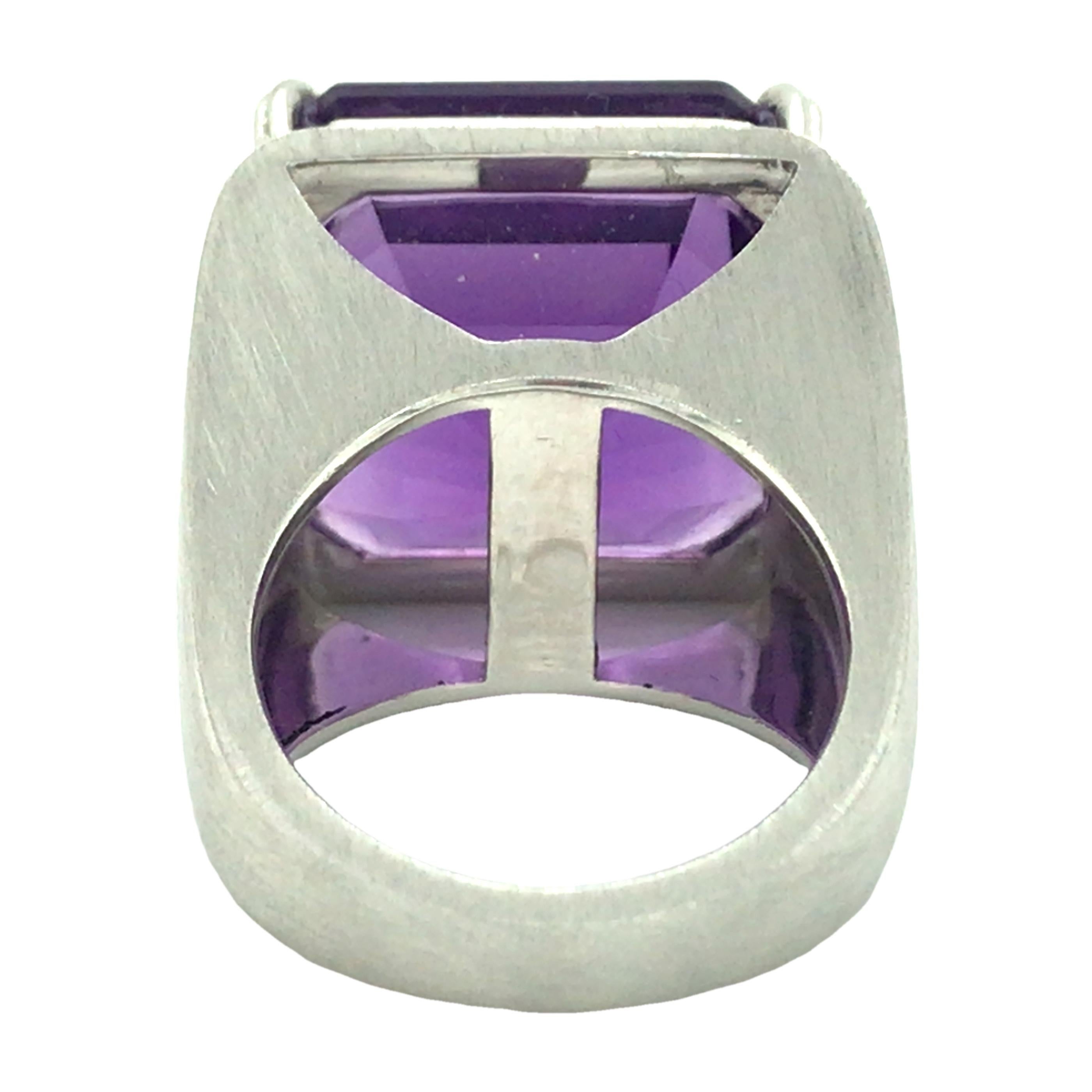 Platinum Amethyst Ring In Good Condition For Sale In New York, NY