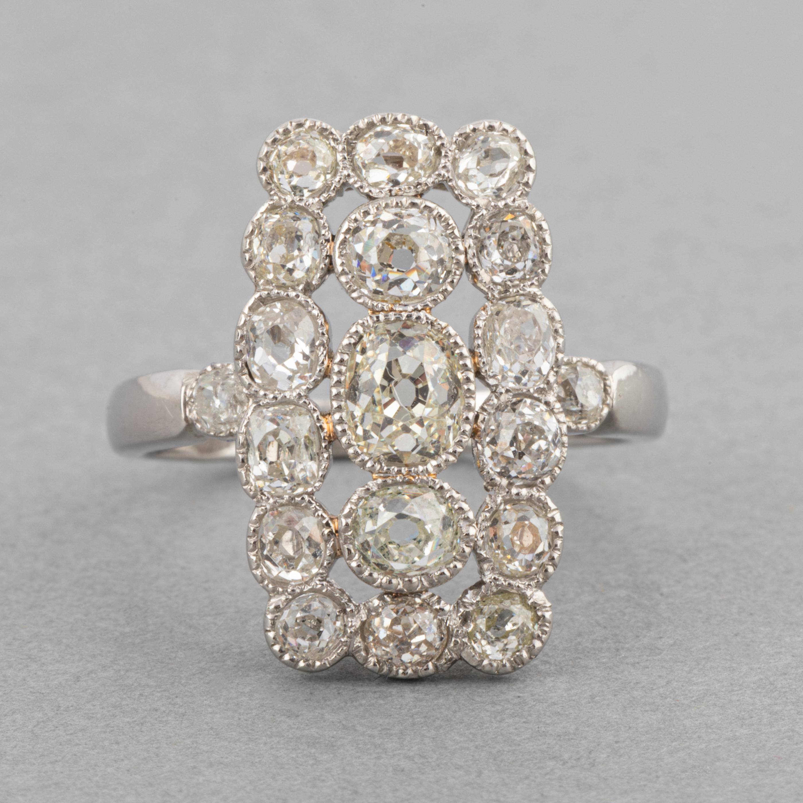 Women's Platinum and 1.50 Carat Diamonds French 1920s Ring For Sale