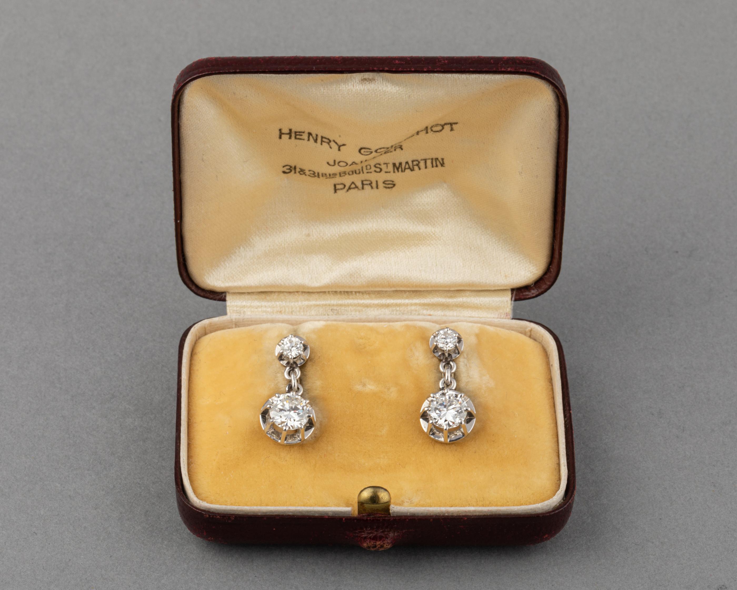Platinum and 1.60 Carat Diamonds French Art Deco Earrings For Sale 3