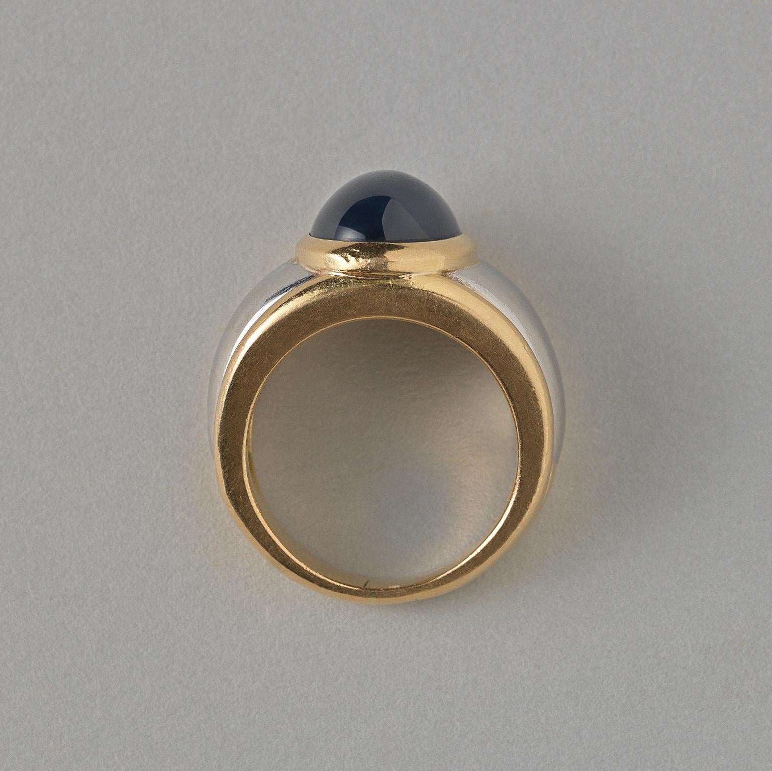 Women's or Men's Platinum and 18 Carat Gold Ring with a Cabochon Sapphire