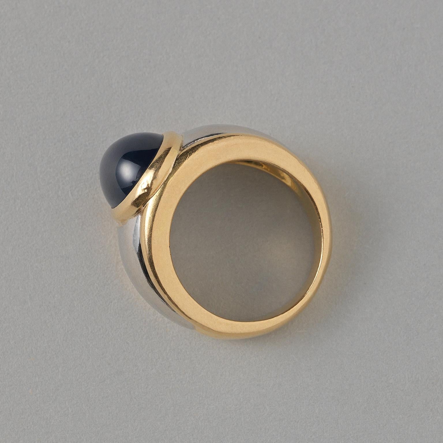 Platinum and 18 Carat Gold Ring with a Cabochon Sapphire 1
