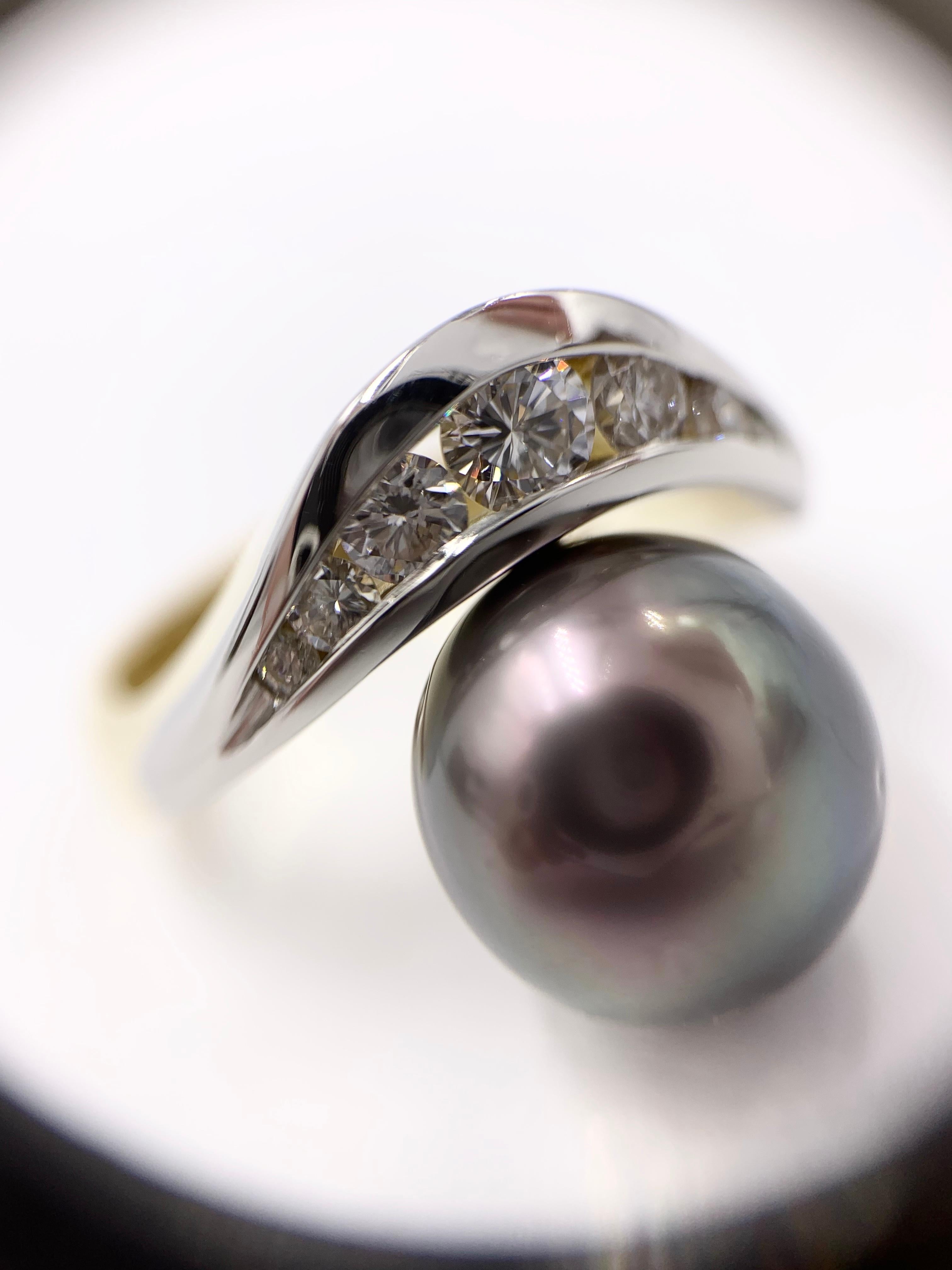 Platinum and 18 Karat Diamond and Tahitian Pearl Ring For Sale 4
