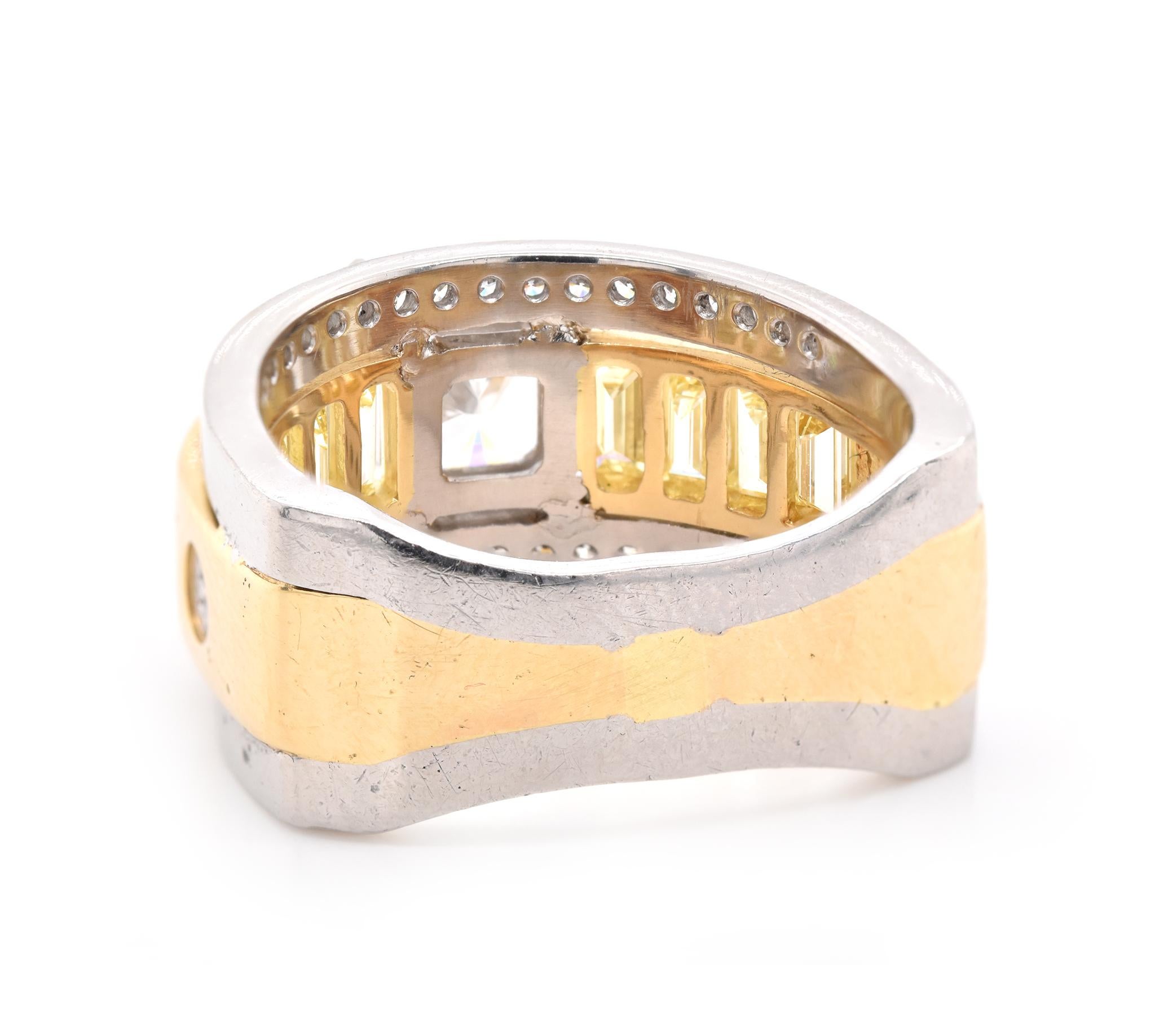 Platinum and 18 Karat Yellow Gold Diamond Engagement Ring In Excellent Condition In Scottsdale, AZ