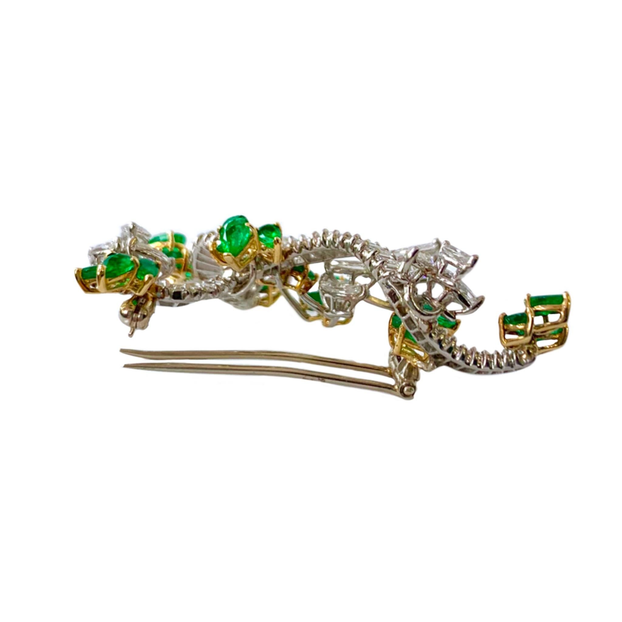 Platinum and 18 Karat Yellow Gold Emerald and Diamond Brooch In Excellent Condition For Sale In Los Angeles, CA