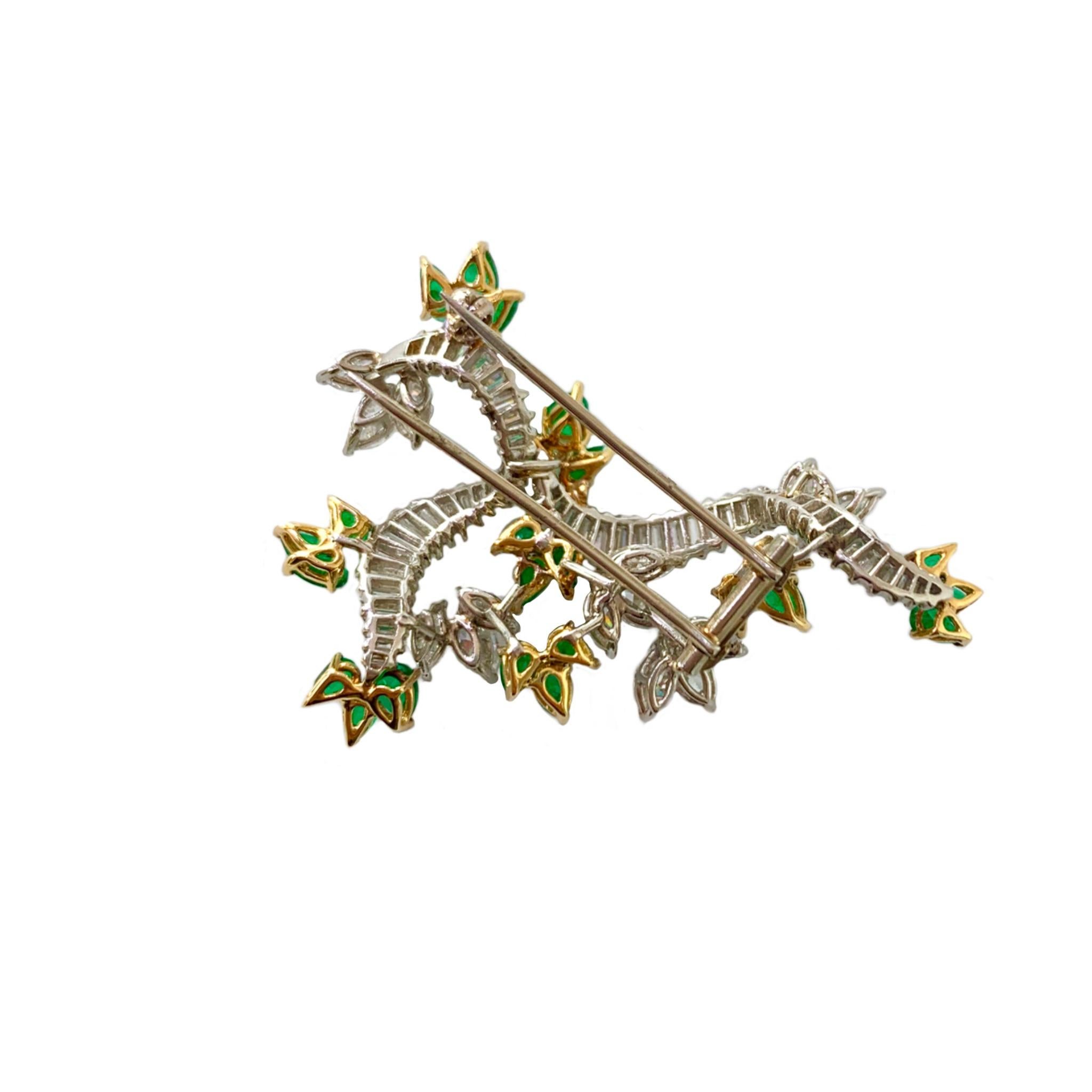 Women's or Men's Platinum and 18 Karat Yellow Gold Emerald and Diamond Brooch For Sale
