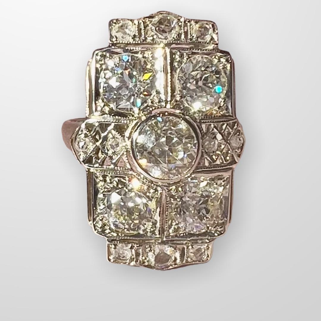 Women's  Art Deco , Platinum and 18ct Gold , Ring, Set with Old-Cut Diamonds, 1930 Period 