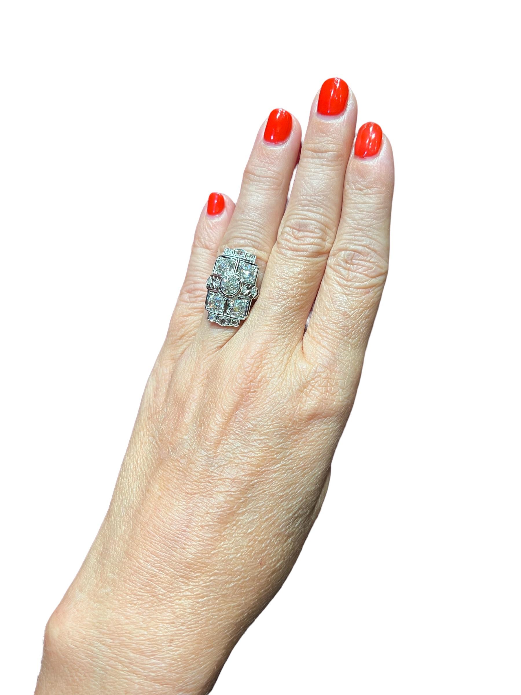  Art Deco , Platinum and 18ct Gold , Ring, Set with Old-Cut Diamonds, 1930 Period  3